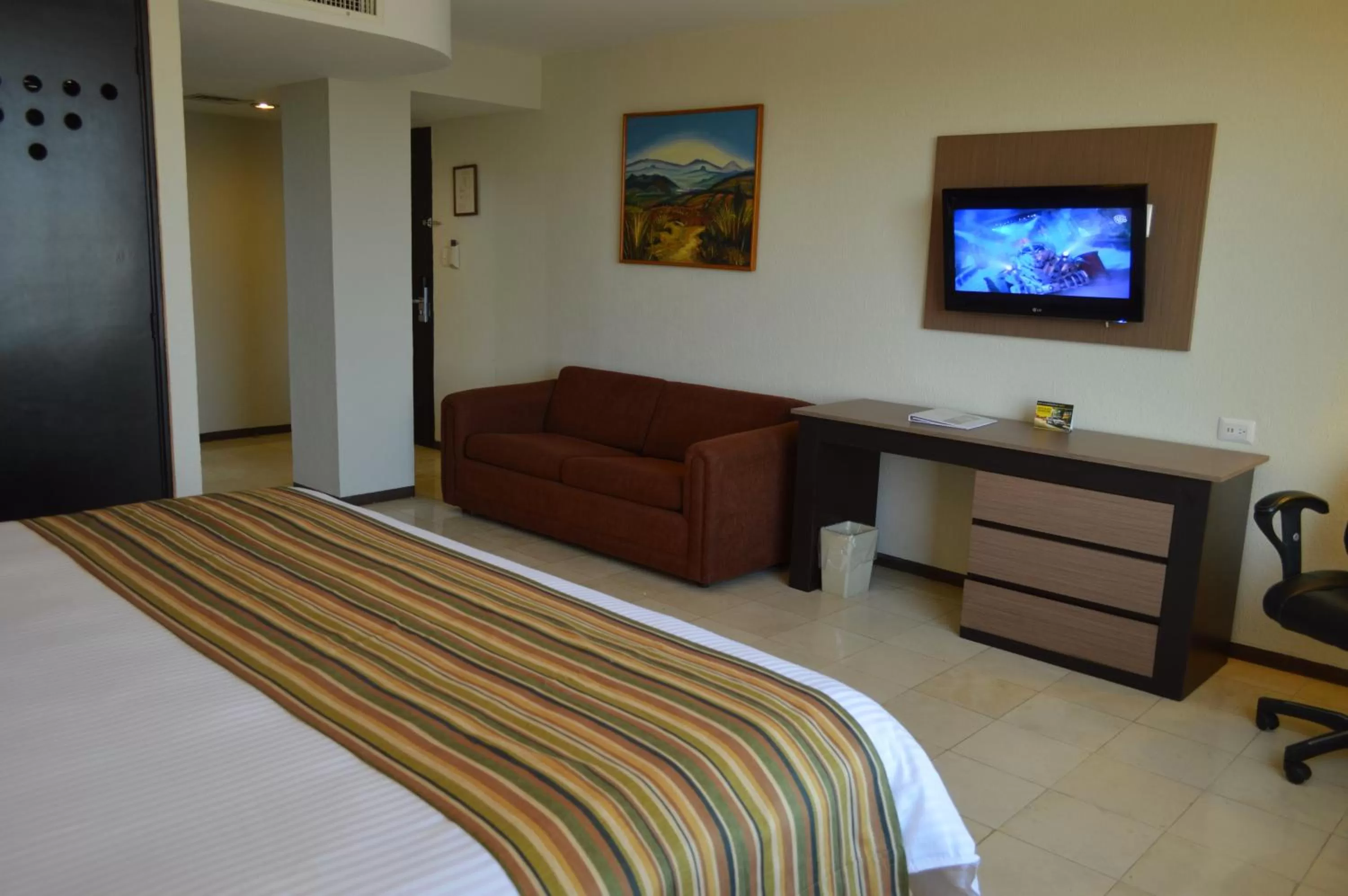 Bedroom, Bed in Ramada Hola Culiacan
