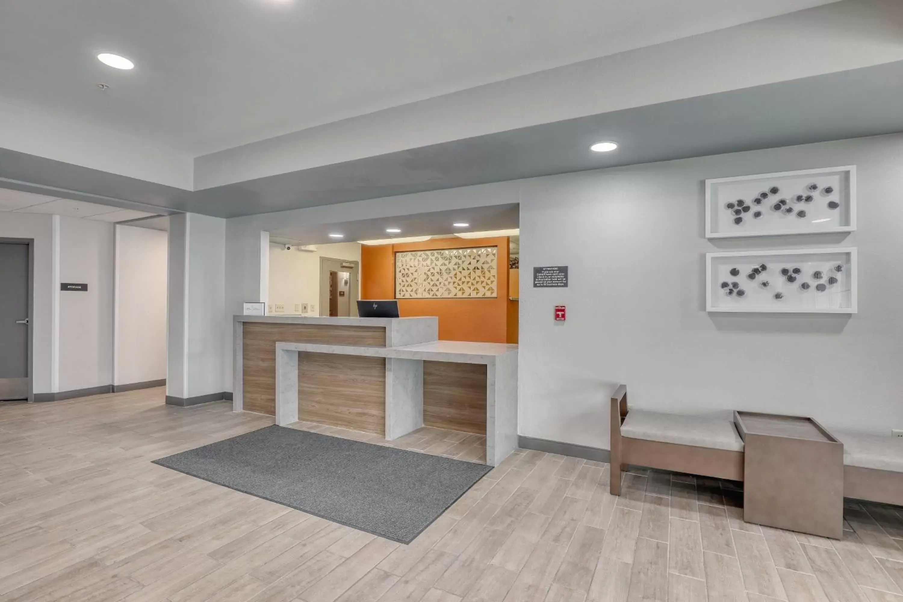 Property building, Lobby/Reception in Candlewood Suites Milwaukee Airport - Oak Creek, an IHG Hotel