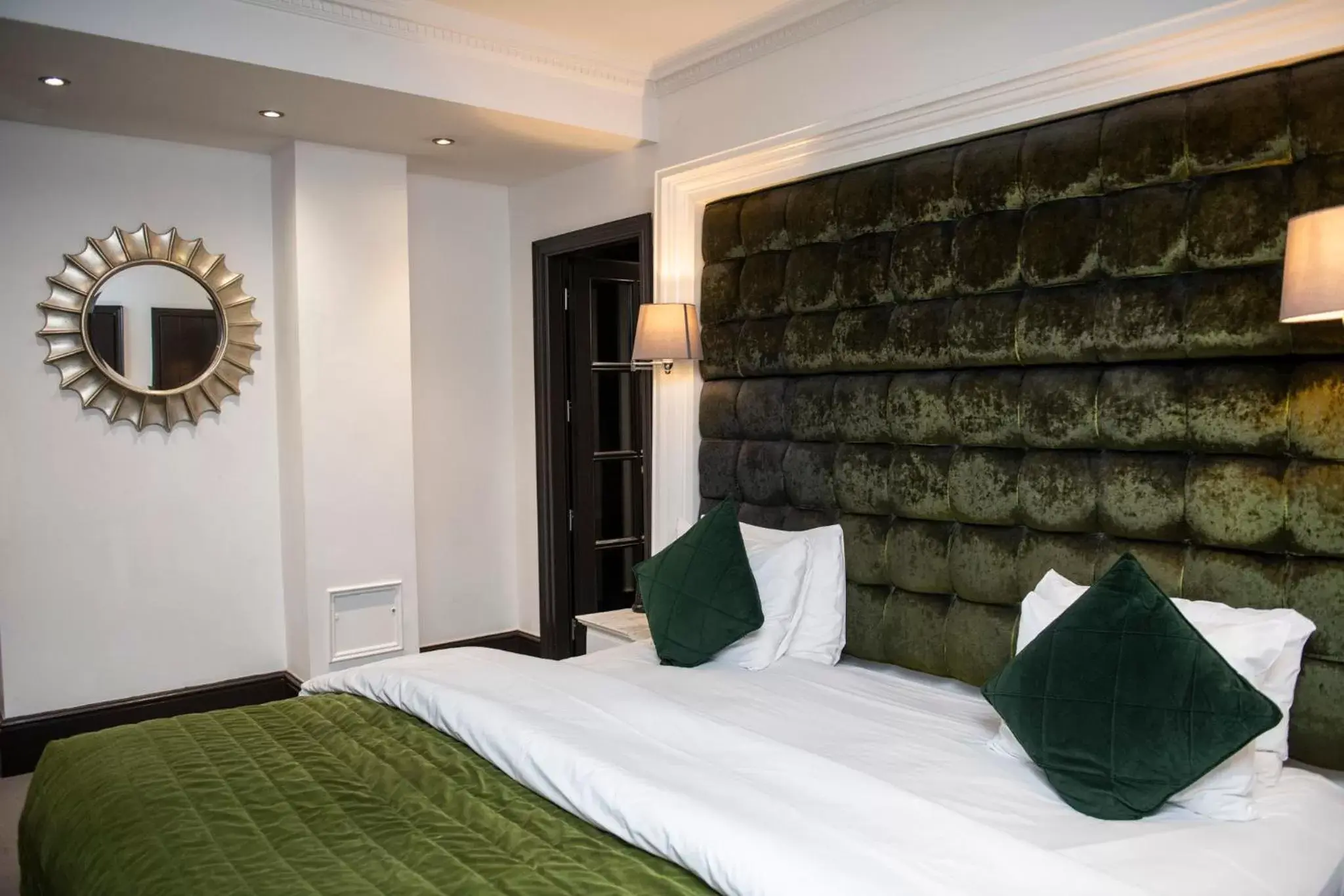 Bedroom, Bed in The Exhibitionist Hotel