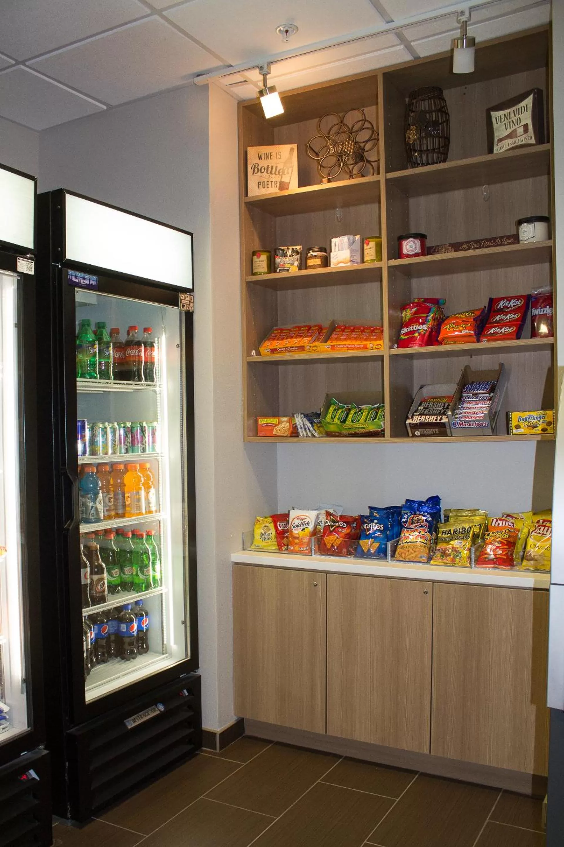 On-site shops in Microtel Inn & Suites by Wyndham - Penn Yan