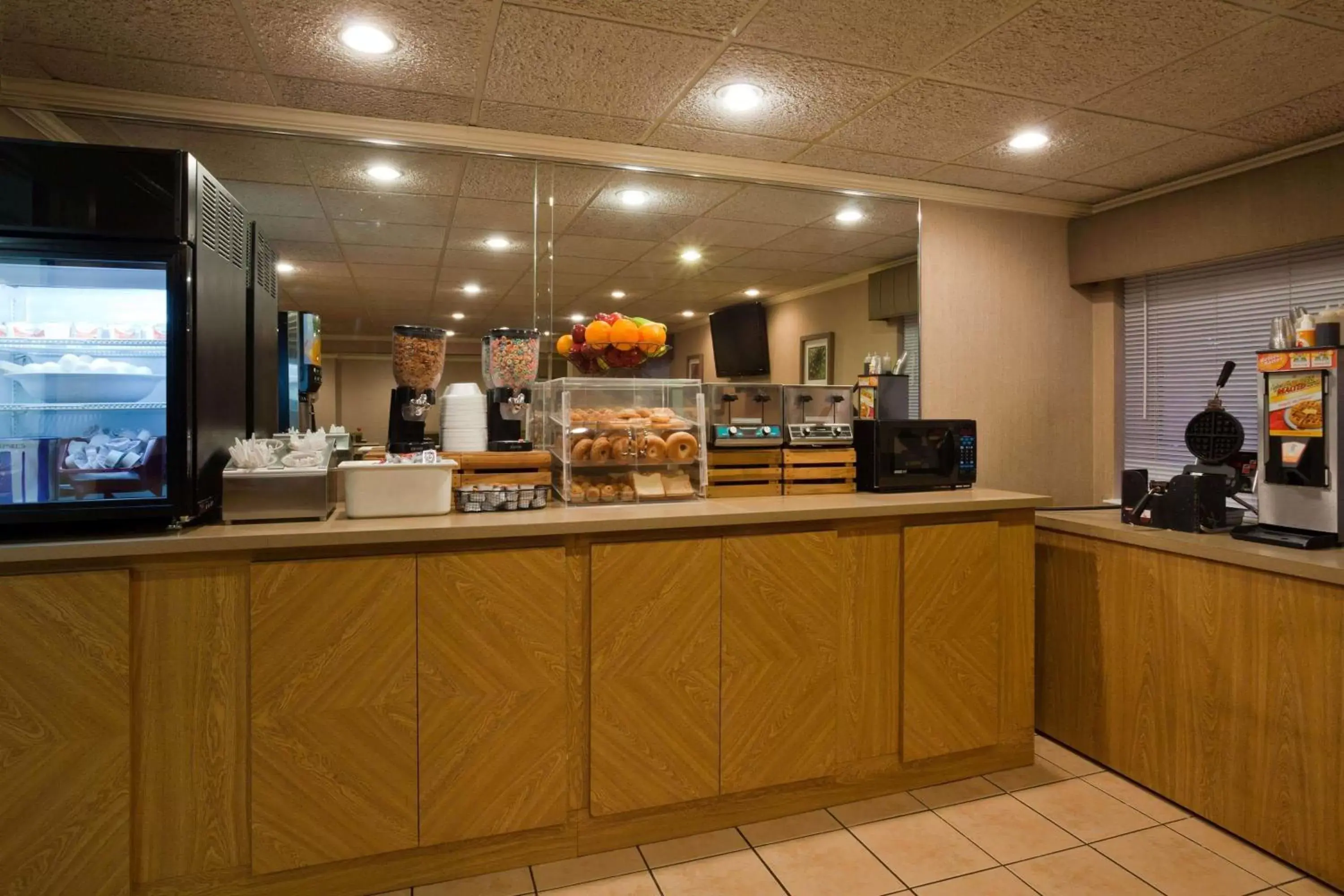 Restaurant/places to eat in La Quinta Inn by Wyndham Minneapolis Airport Bloomington