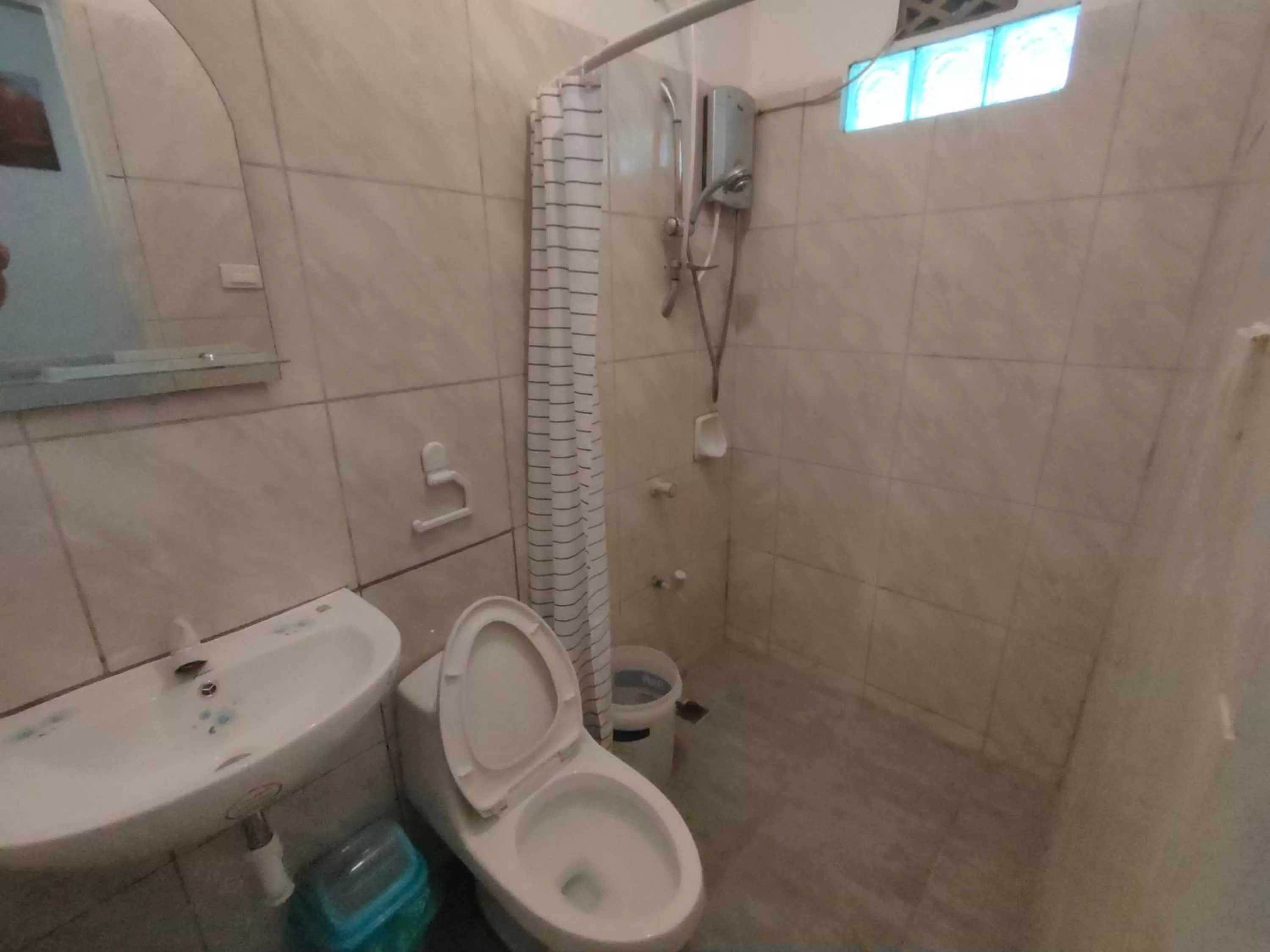 Shower in Moalboal T Breeze Coastal Resort