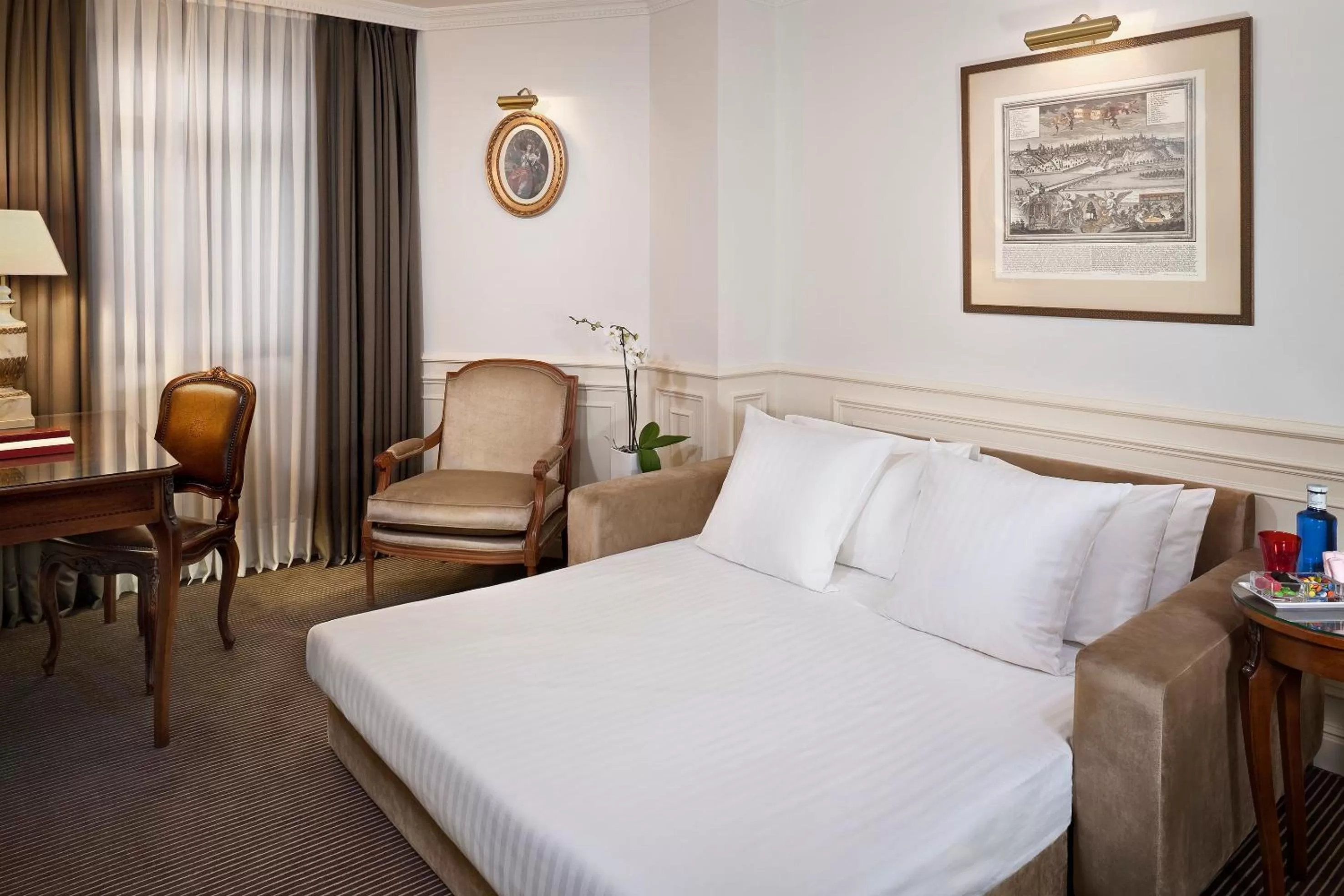 Bedroom, Bed in Hotel Fenix Gran Meliá - The Leading Hotels of the World