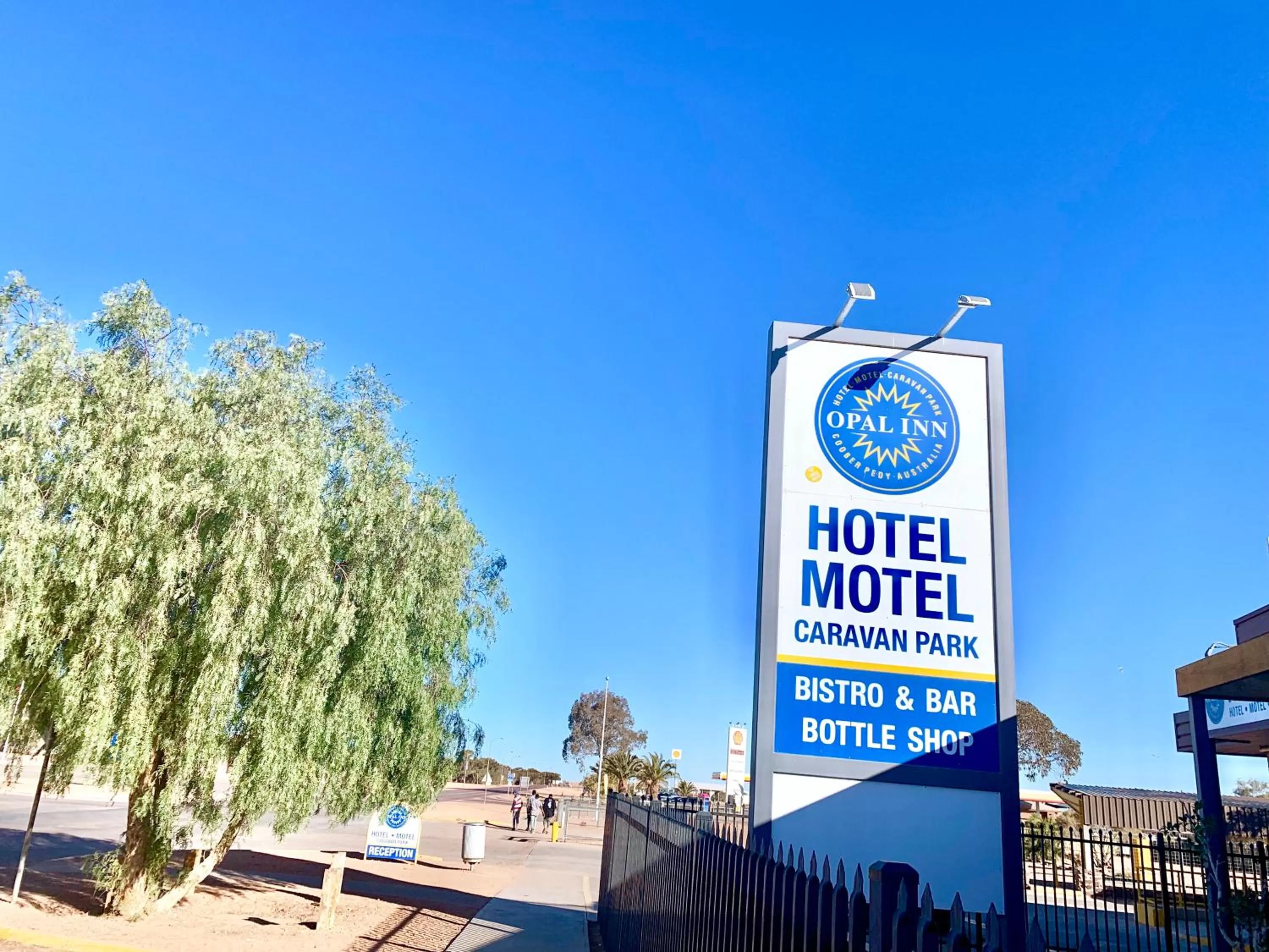 Day in Opal Inn Hotel, Motel, Caravan Park