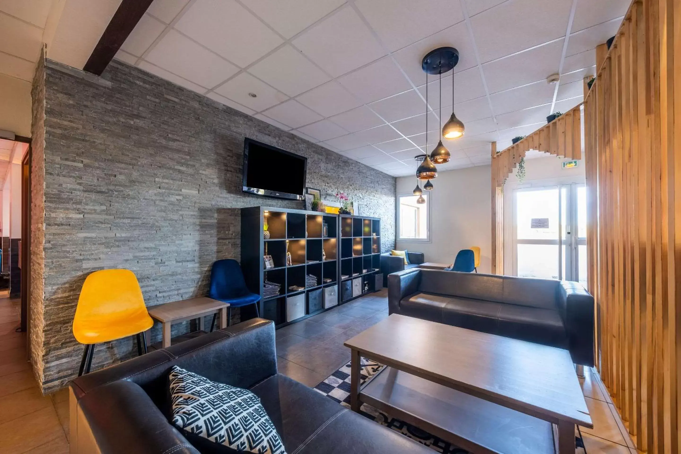 Lobby or reception, Lounge/Bar in Comfort Hotel Dijon Sud - 21600 LONGVIC