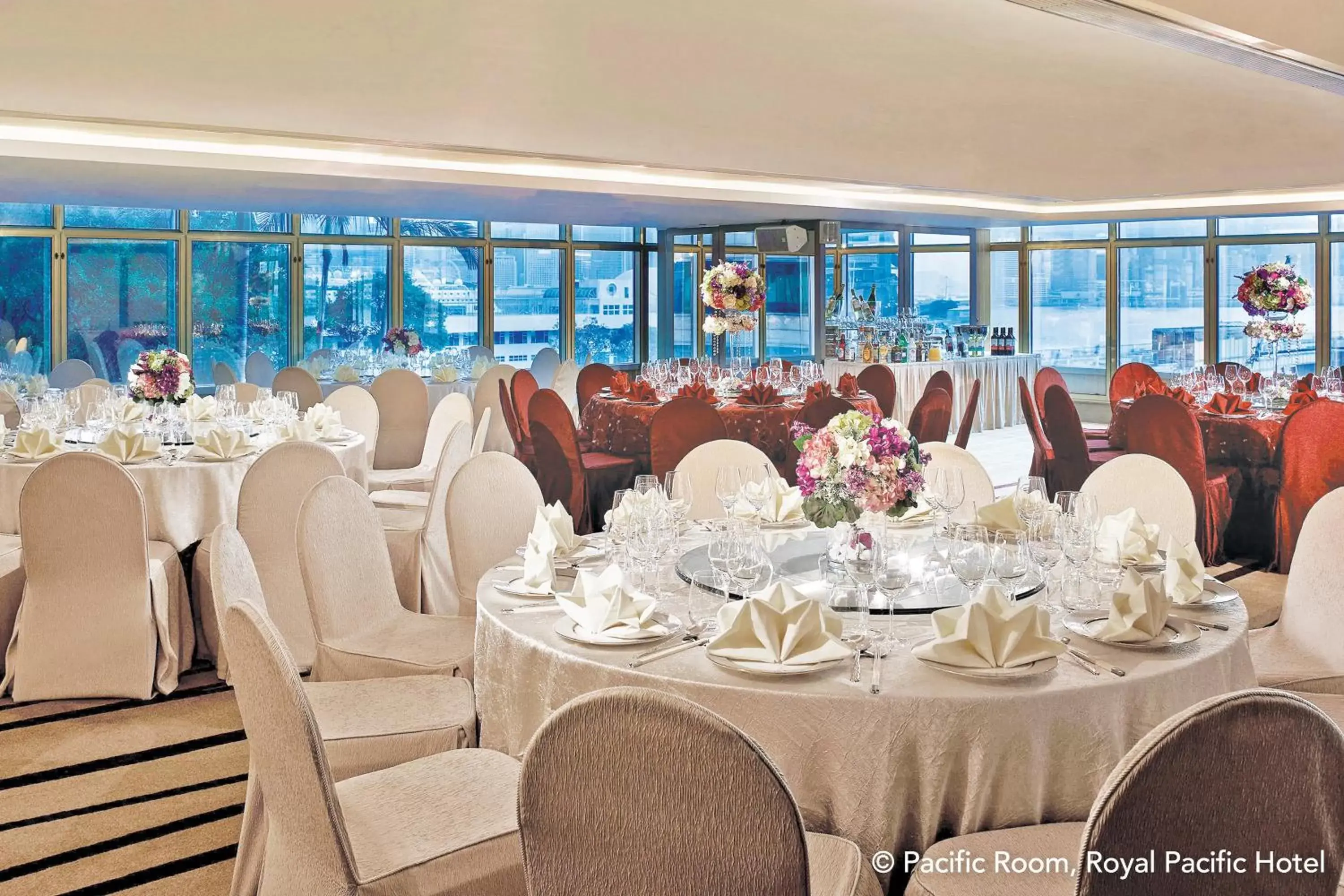 Banquet/Function facilities in The Royal Pacific Hotel & Towers