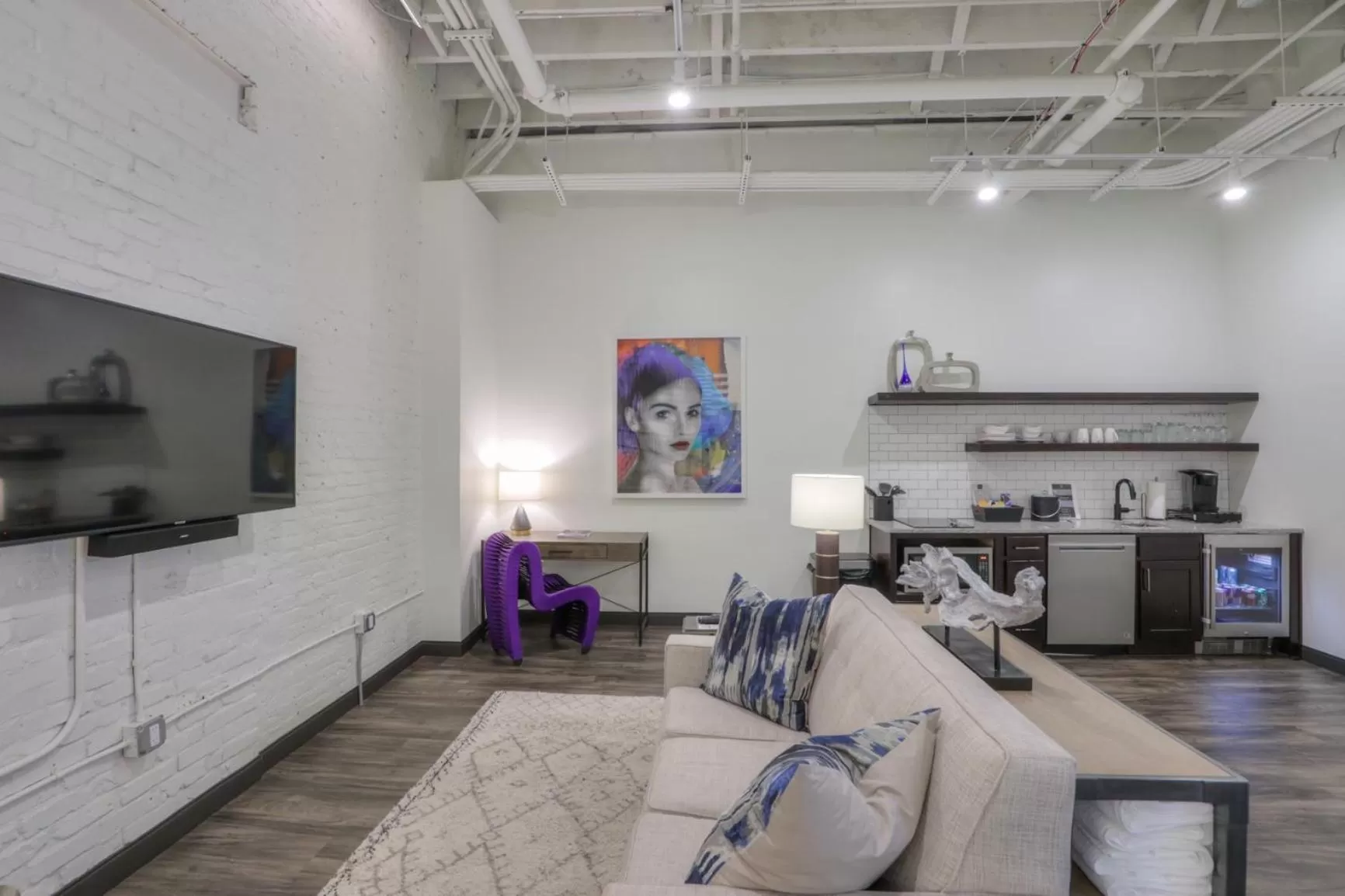 Living room in Studio 154 Hotel