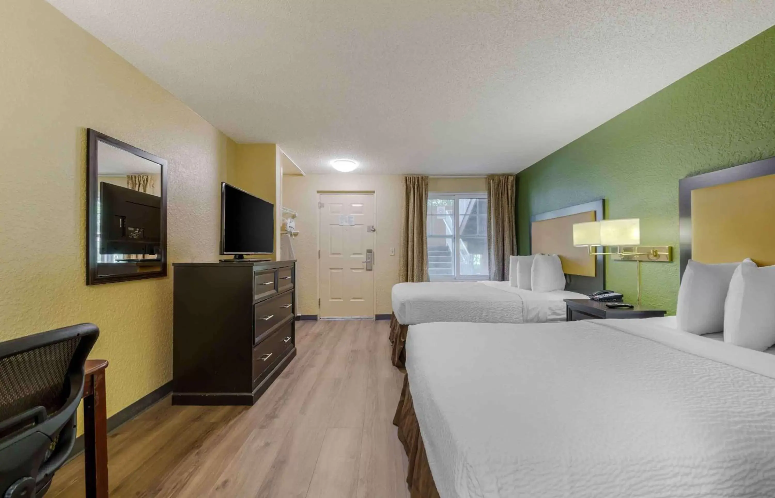 Bedroom in Extended Stay America Suites - Fort Lauderdale - Cypress Creek - Andrews Ave