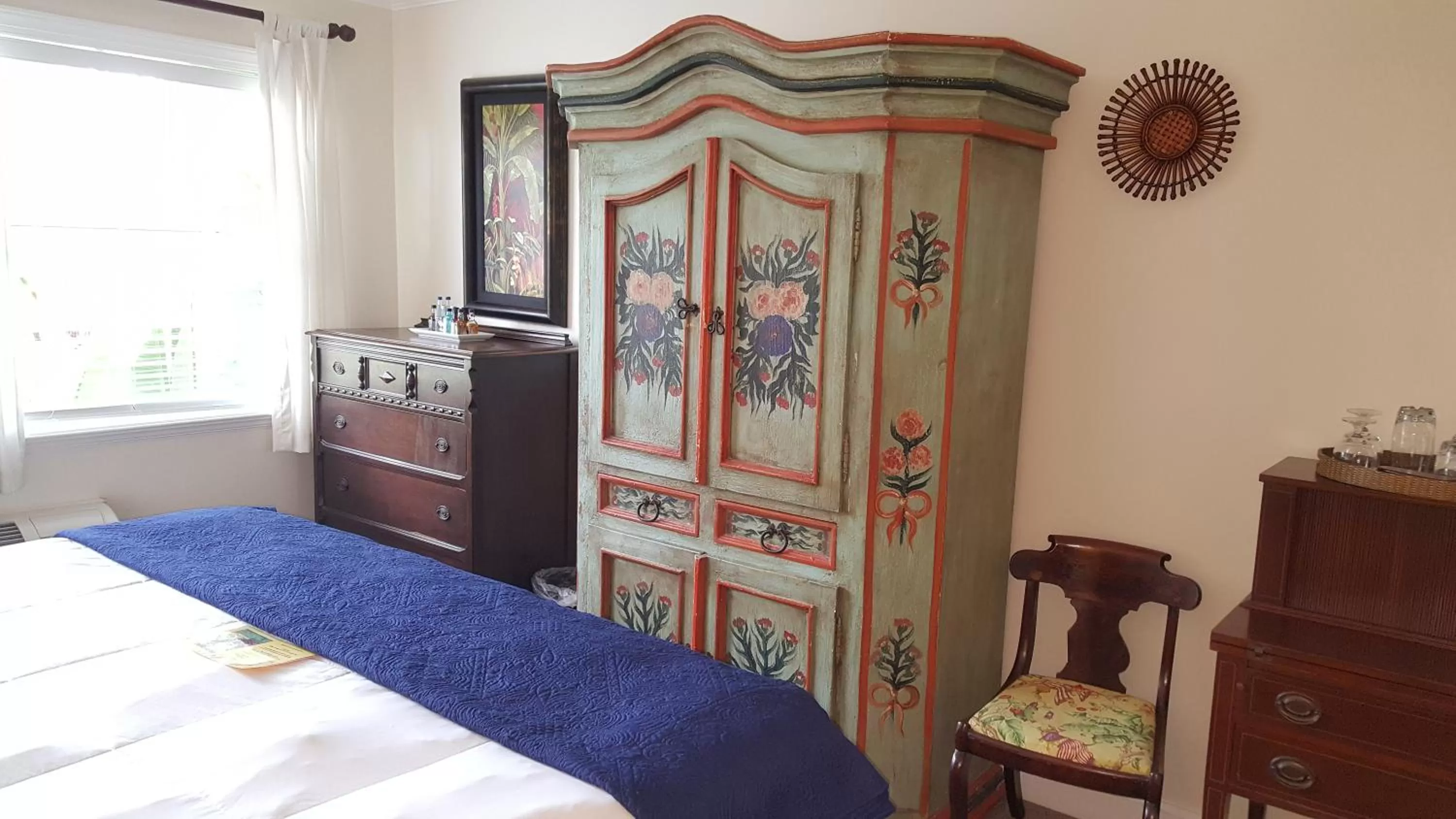 Photo of the whole room, Bed in The Caribbean Court Boutique Hotel