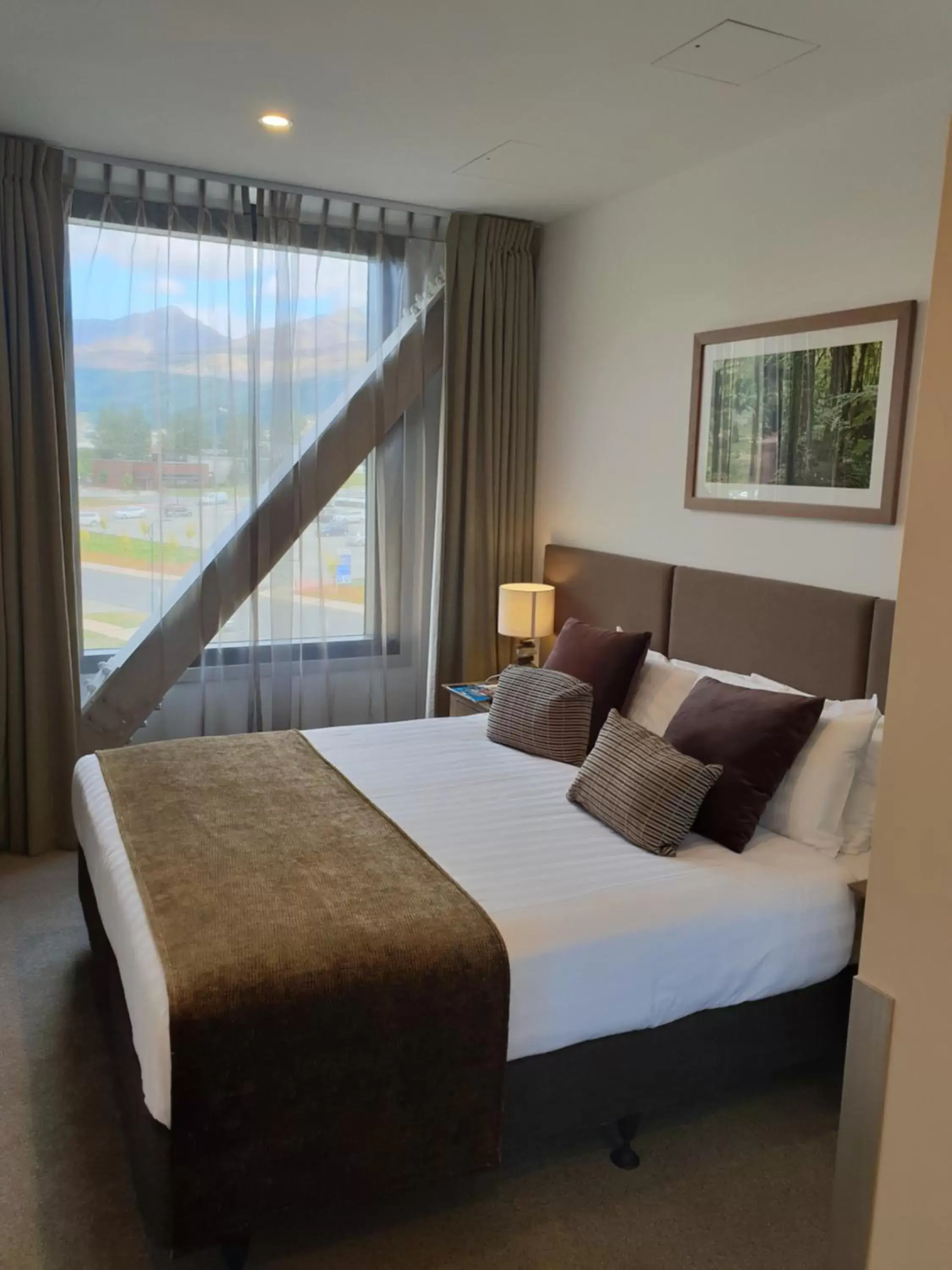 View (from property/room), Bed in Wyndham Garden Queenstown