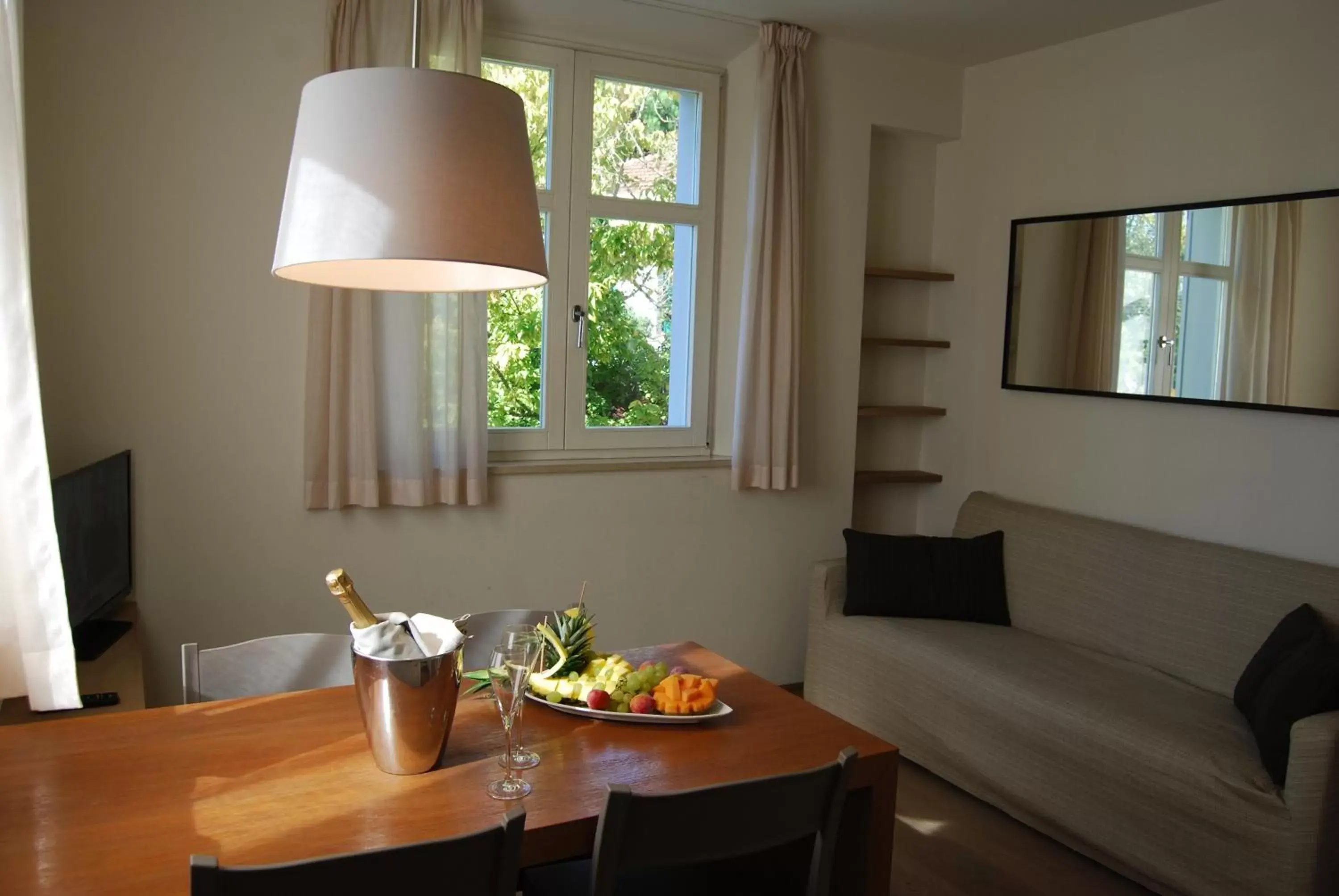 Kitchen or kitchenette, Seating Area in Ceccarini Suite