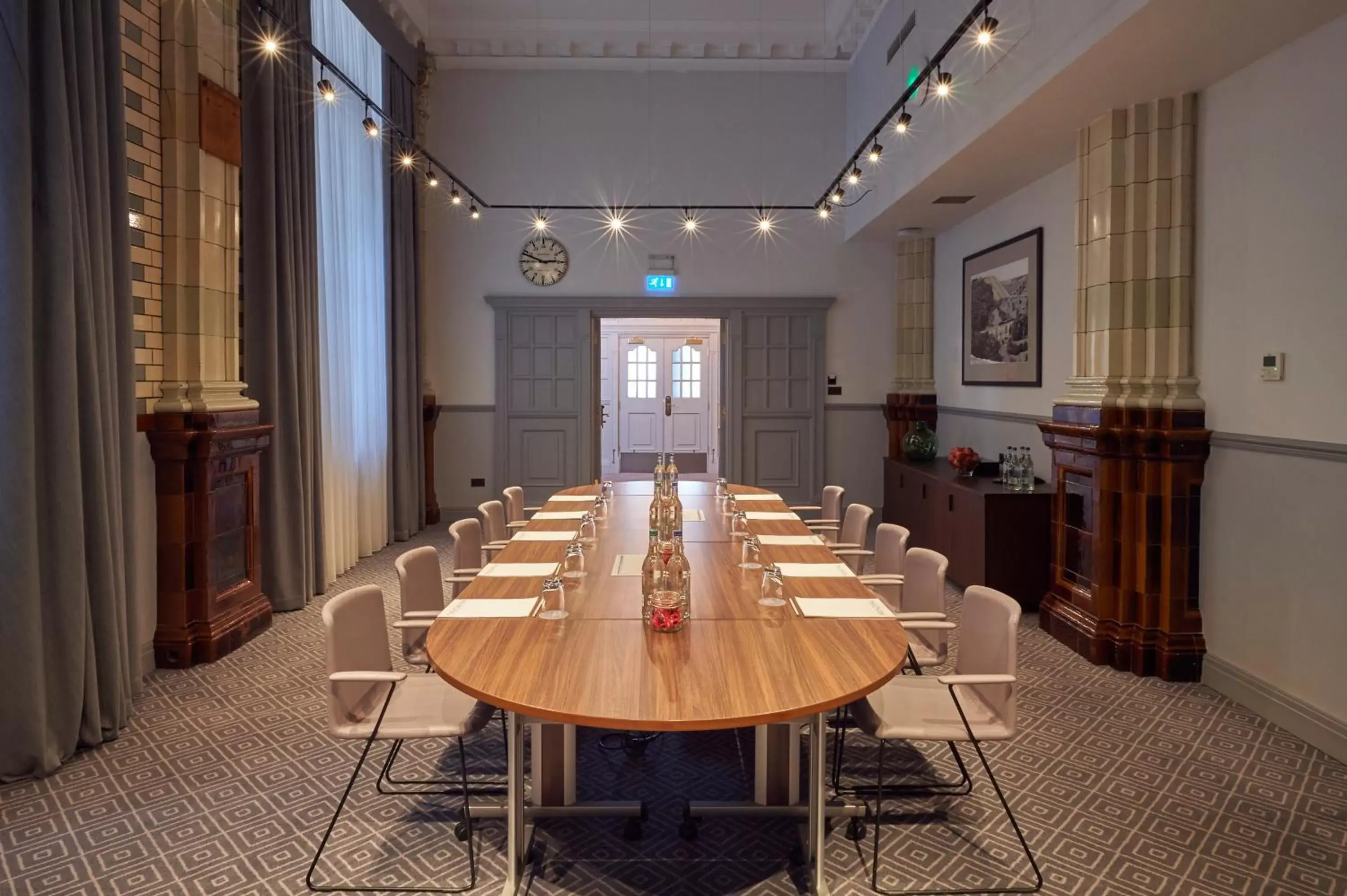 Meeting/conference room in Kimpton Clocktower, an IHG Hotel