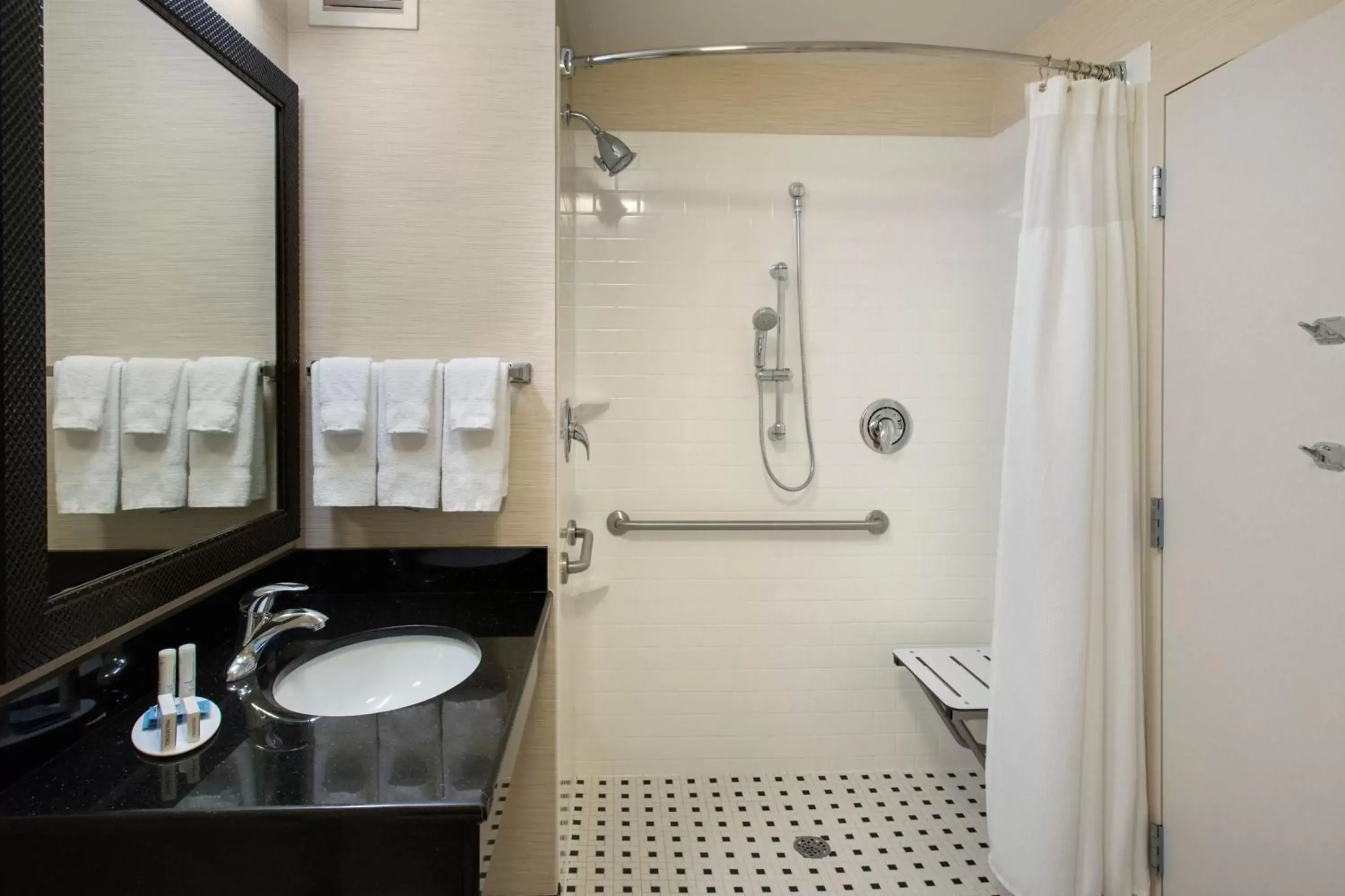 Bathroom in Fairfield Inn & Suites Verona
