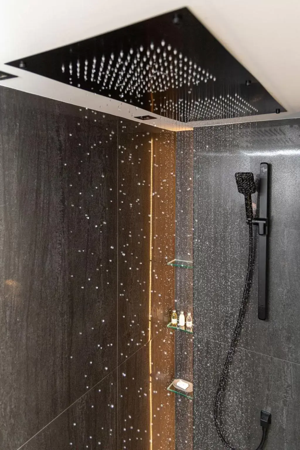 Shower, Bathroom in Hôtel des Coutellier