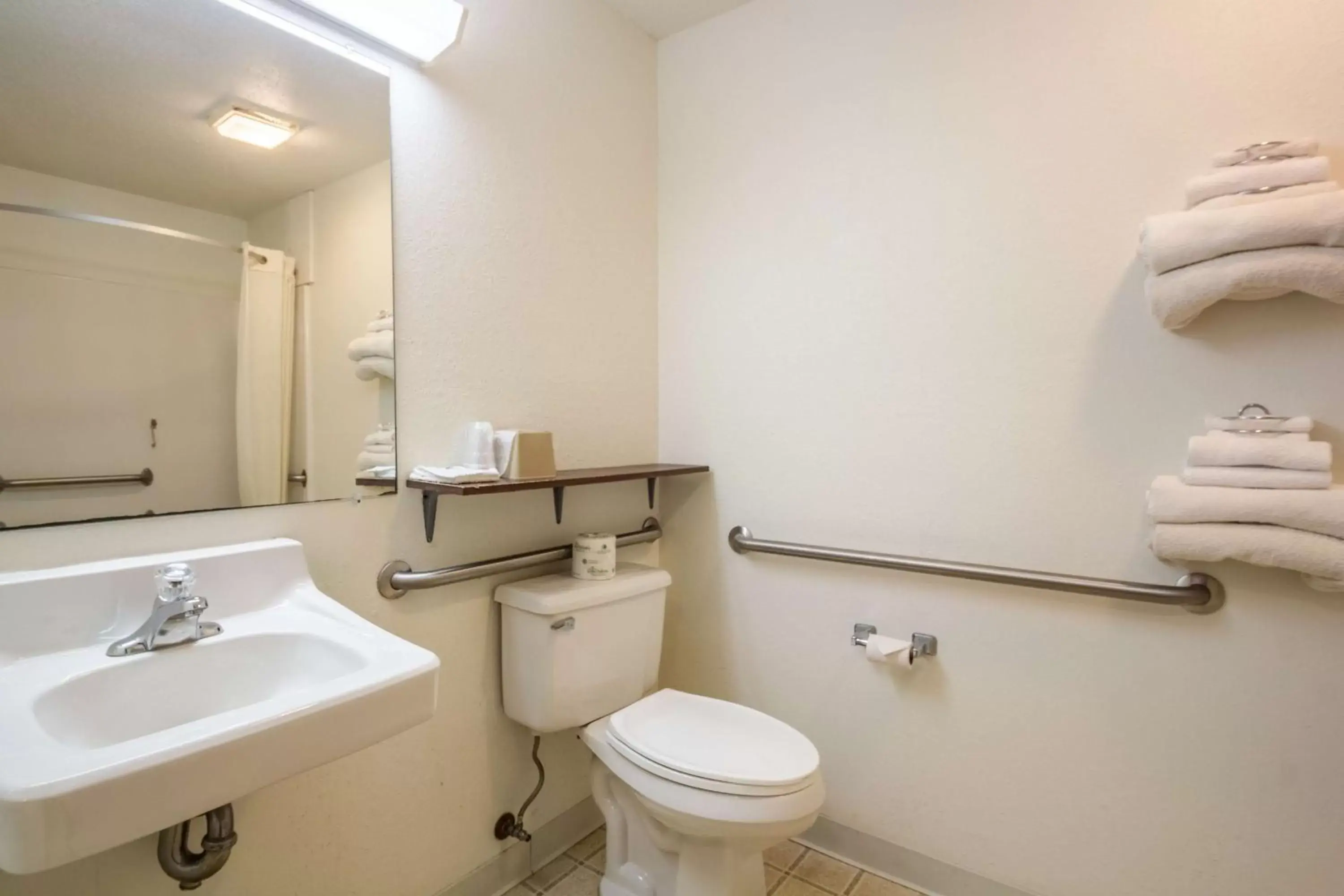Toilet, Bathroom in Motel 6-Saukville, WI