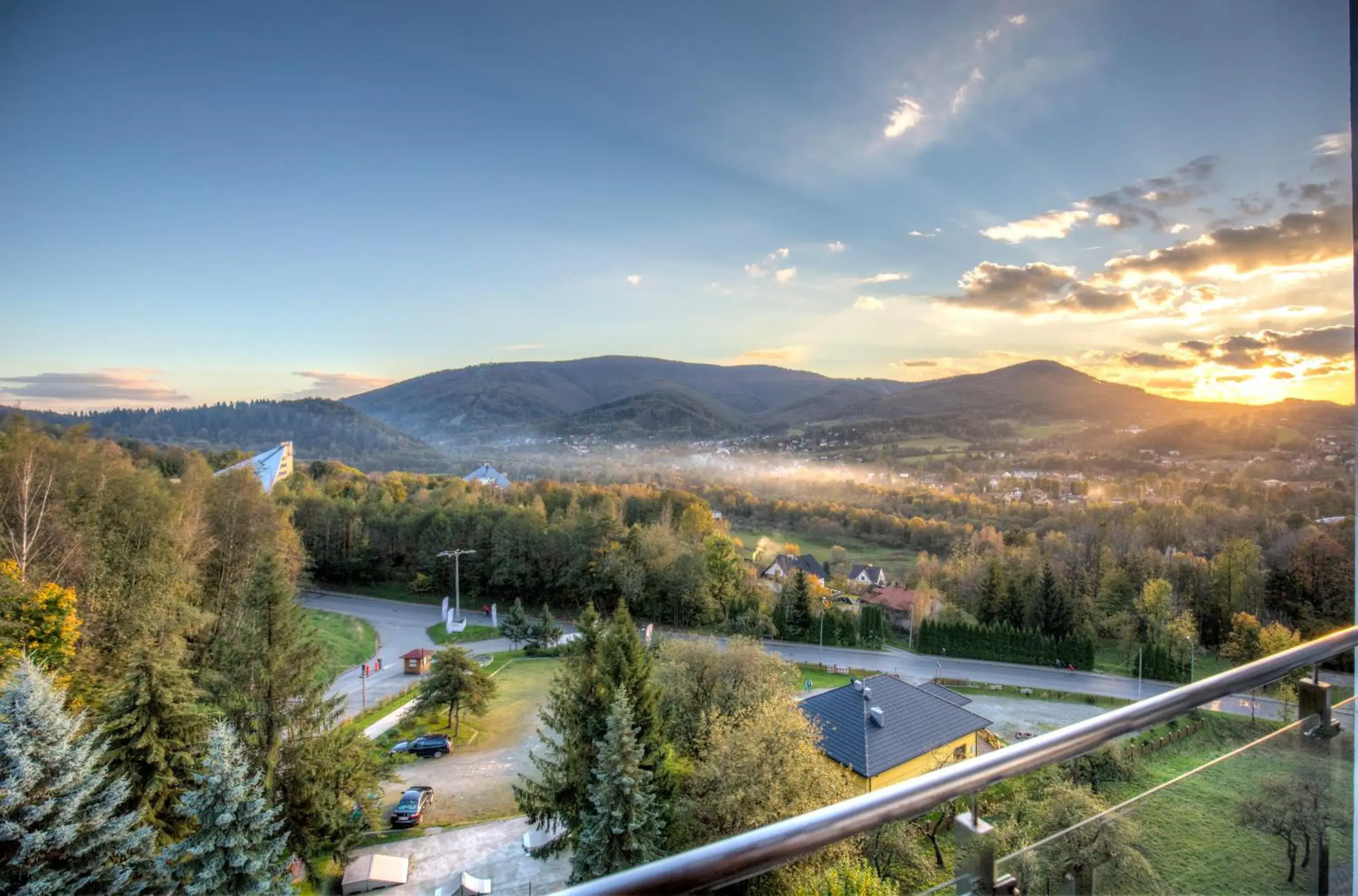 Neighbourhood, Mountain View in Hotel Diament Ustron