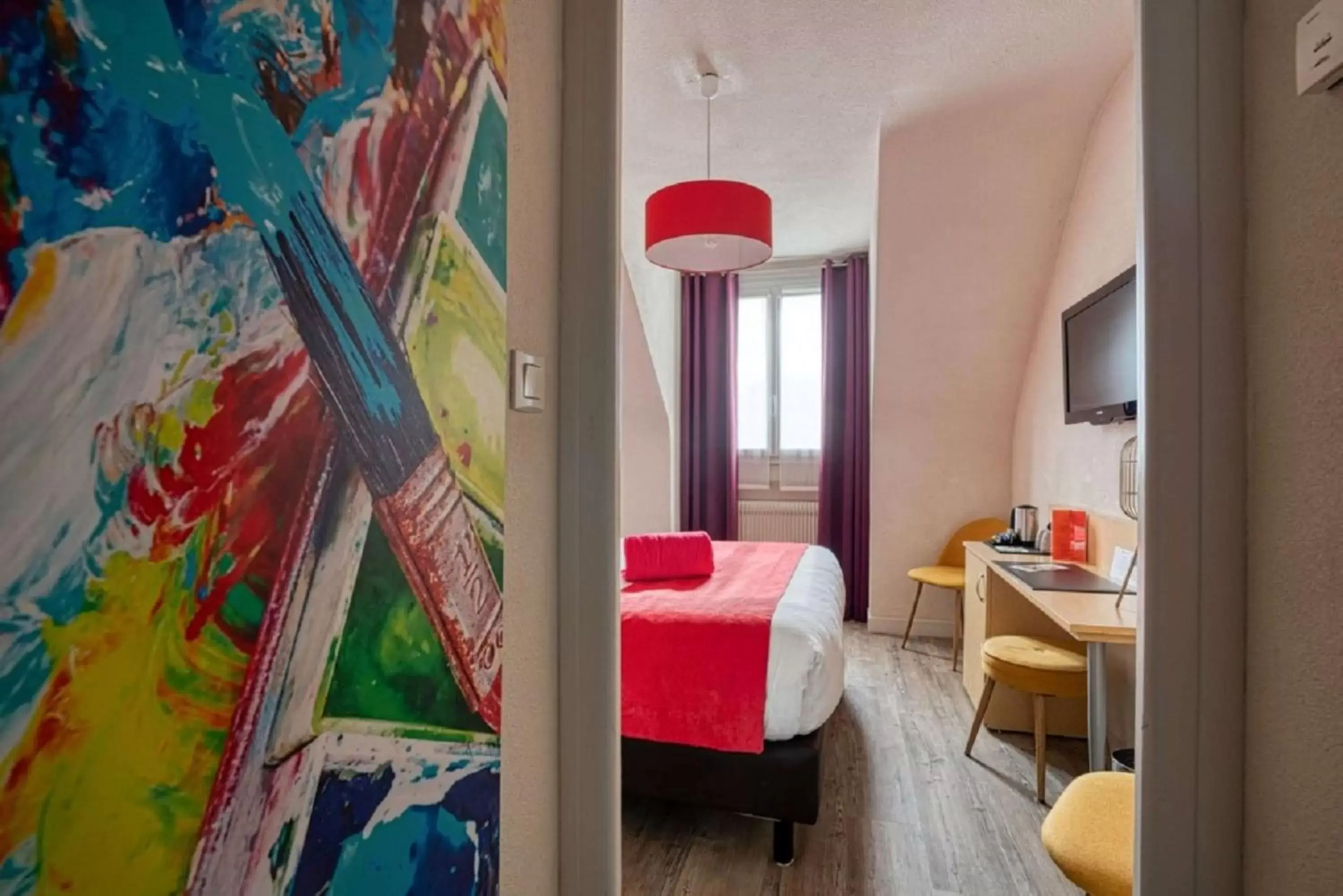 Bedroom, Seating Area in Best Western Le Vinci Loire Valley