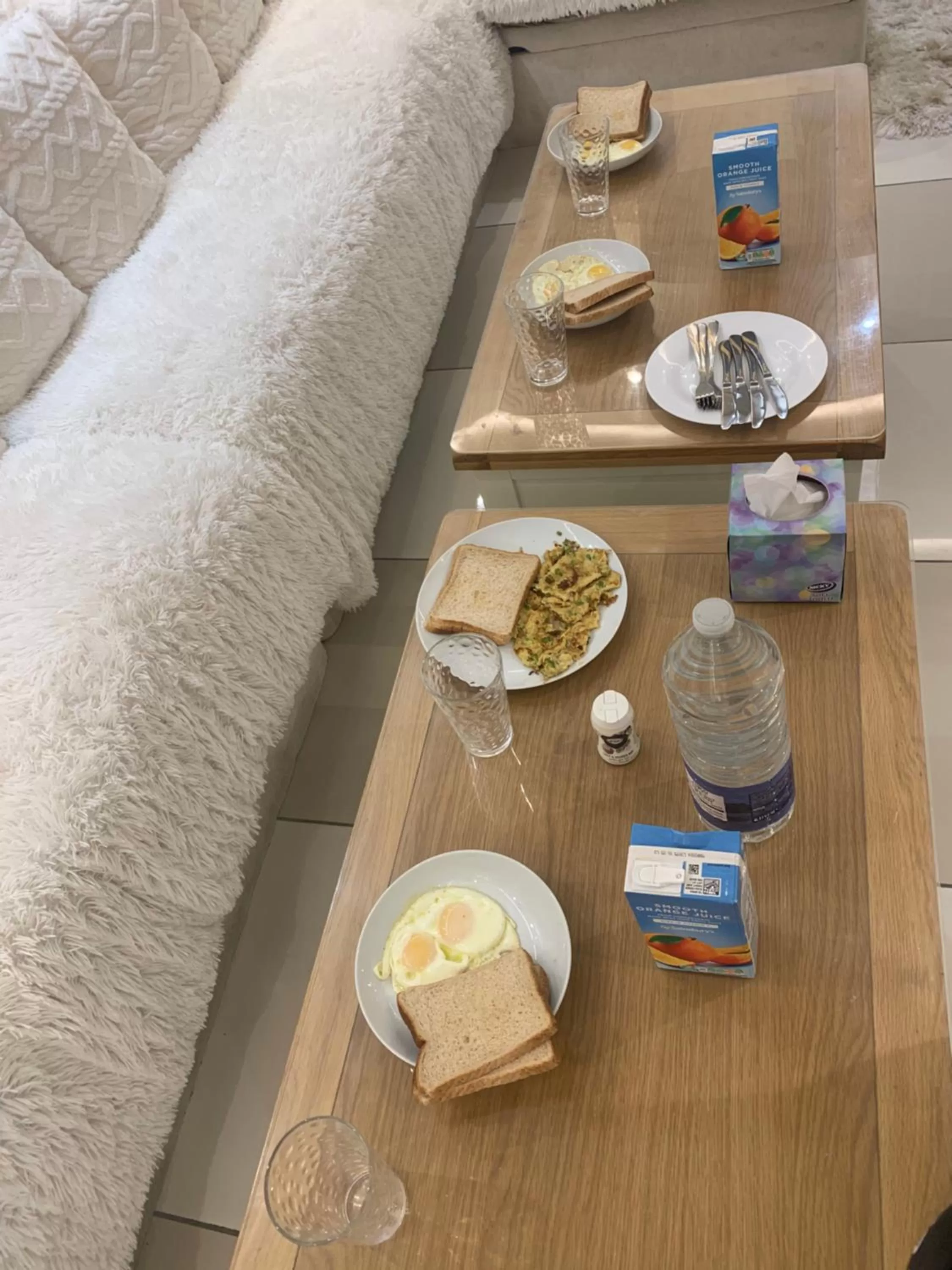 Food in Double Bedroom w Ensuite Bathroom Near Grand Union Canal for Family and Friends