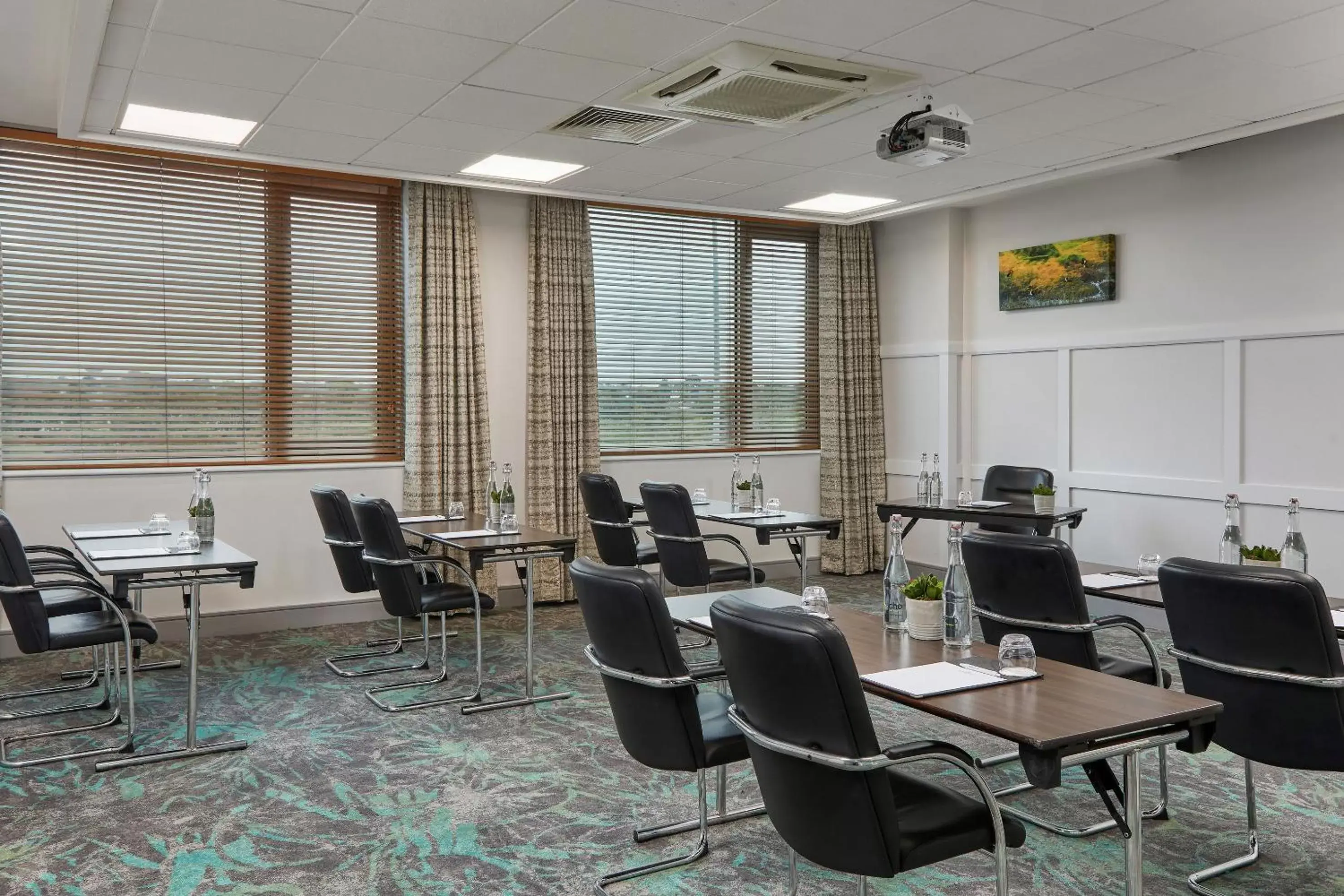 Meeting/conference room, Restaurant/Places to Eat in Crowne Plaza Dublin Blanchardstown, an IHG Hotel