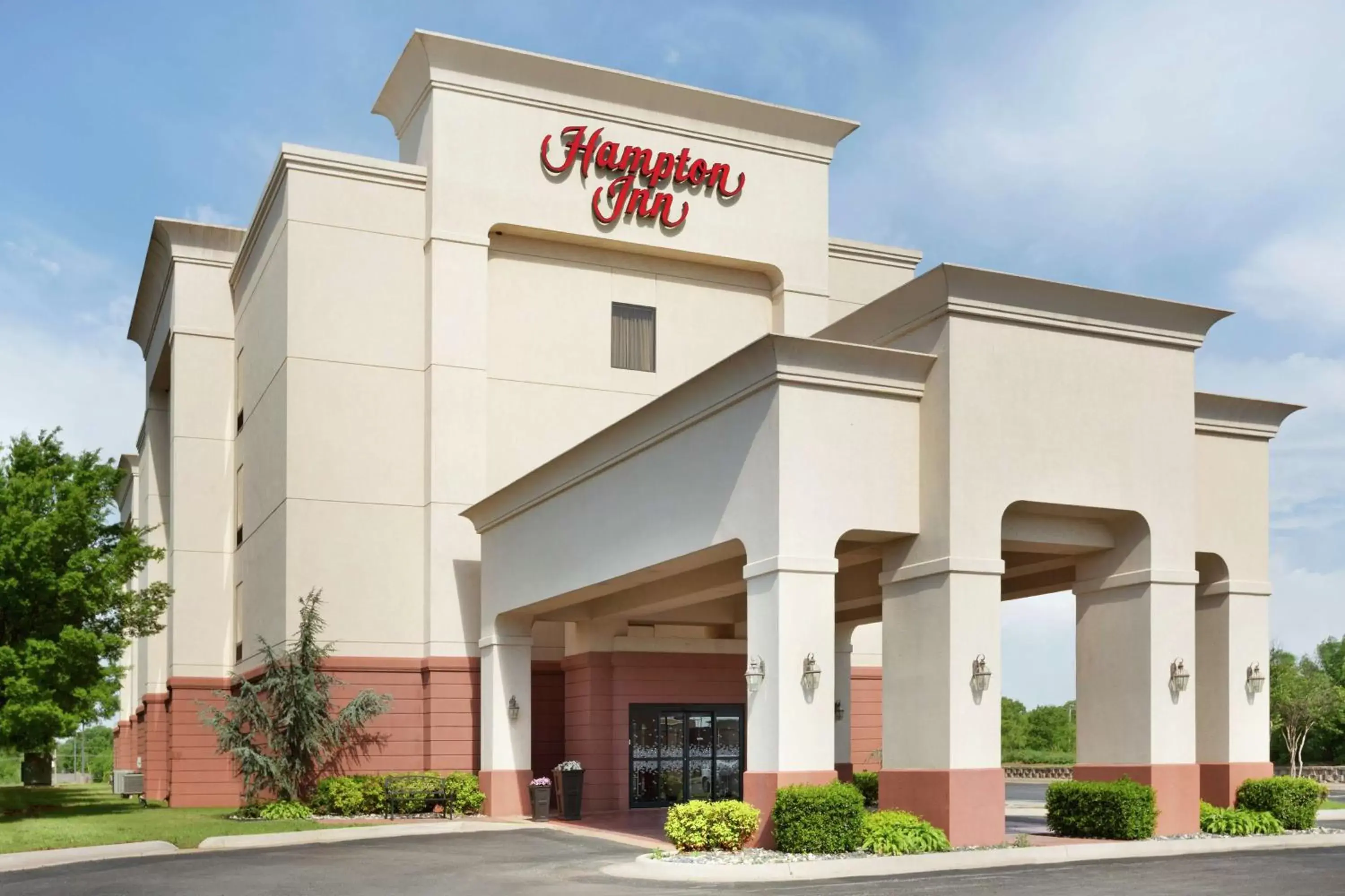 Property building in Hampton Inn Duncan Property building in Hampton Inn Duncan