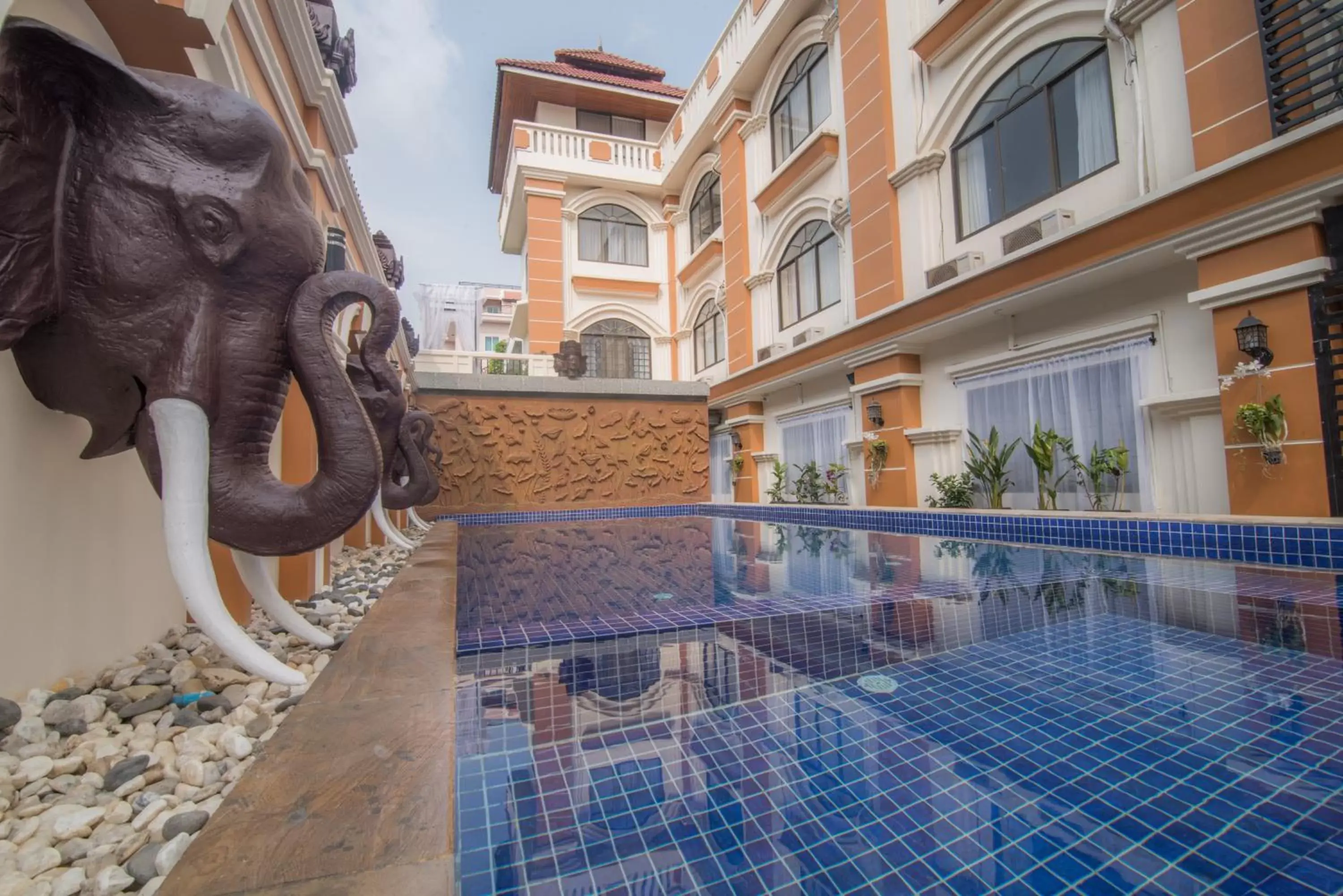 Swimming Pool in Reaksmey Chanreas Hotel