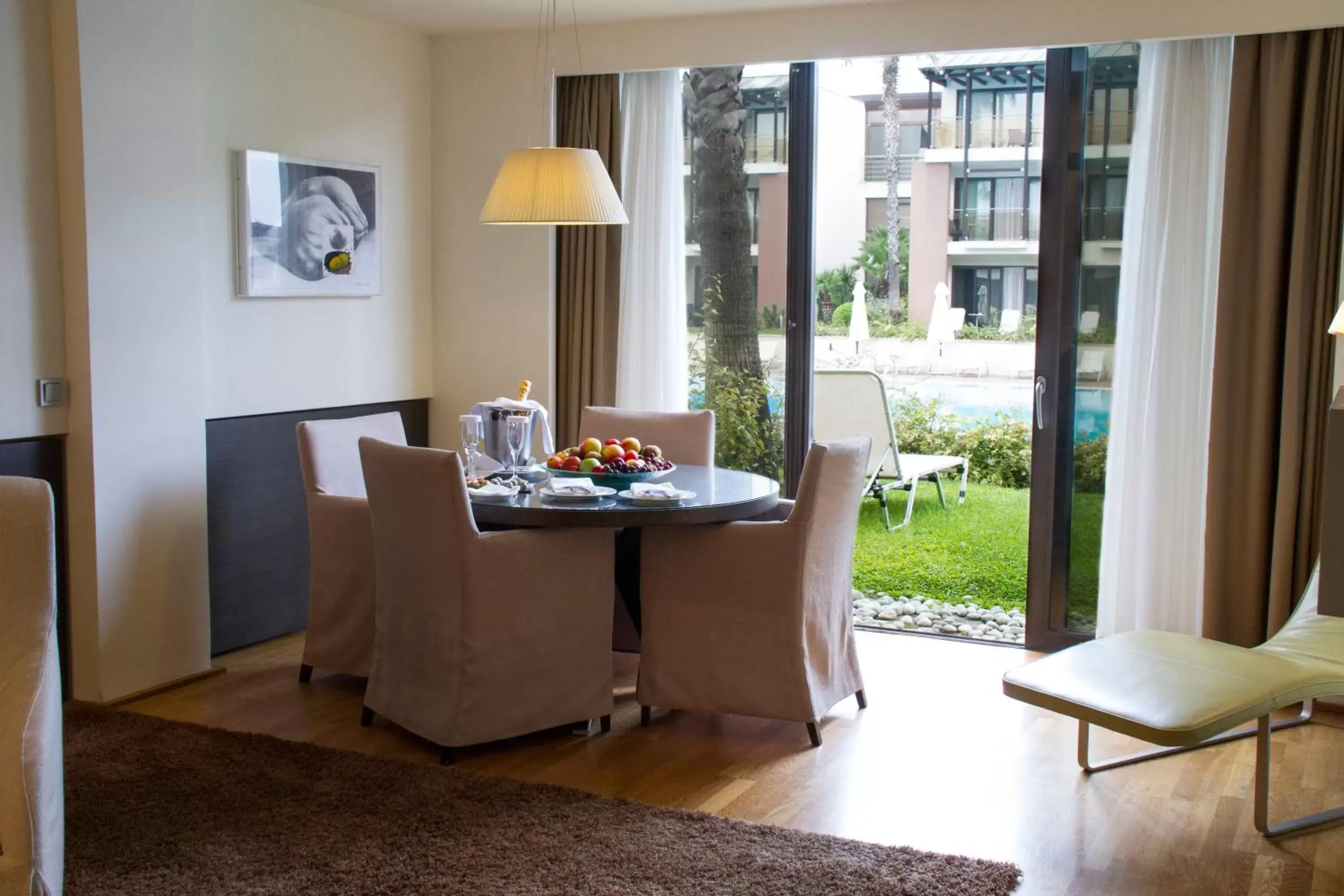 Photo of the whole room, Dining Area in Hotel Nikopolis