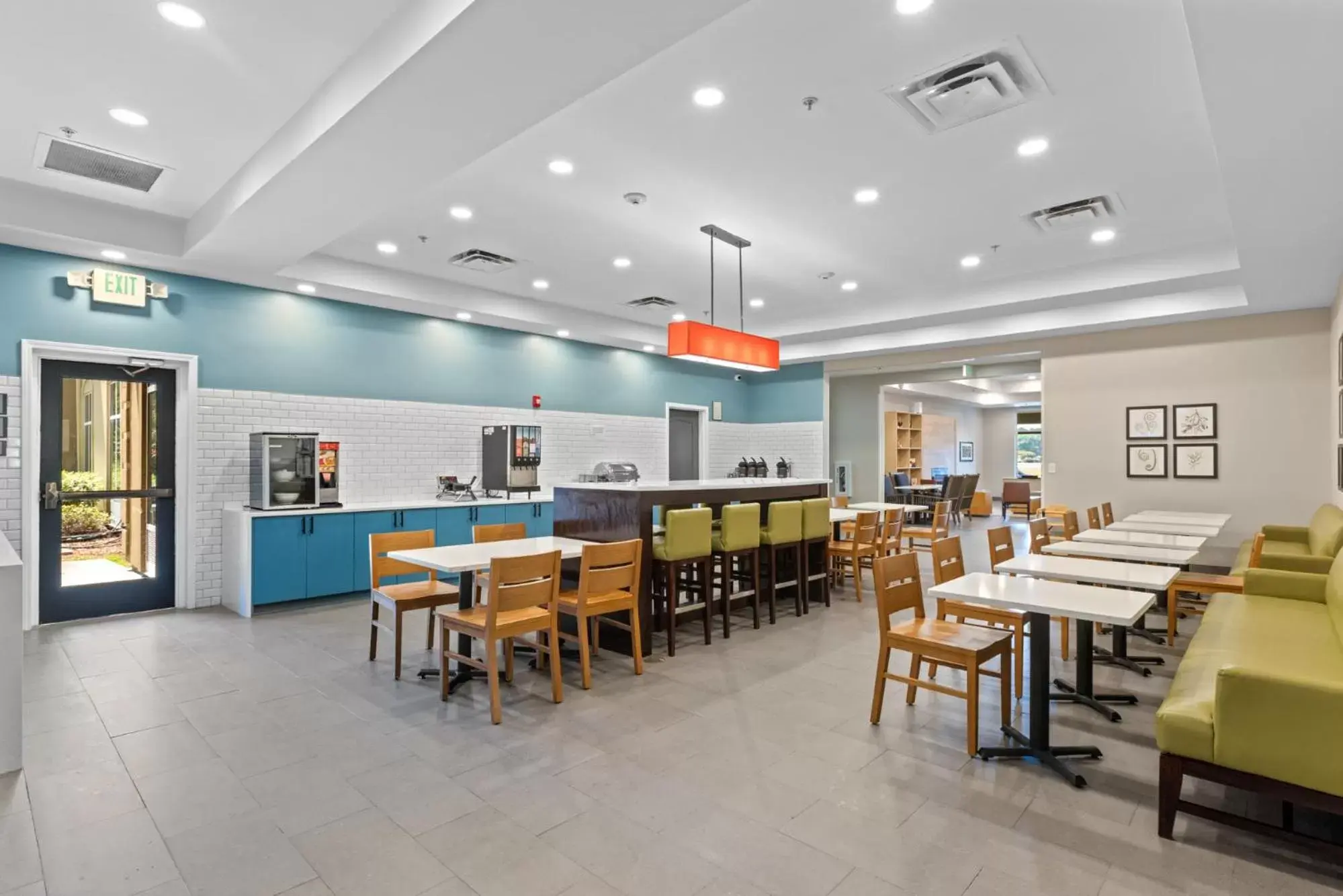 Breakfast, Restaurant/Places to Eat in Country Inn & Suites by Radisson, Savannah Airport, GA