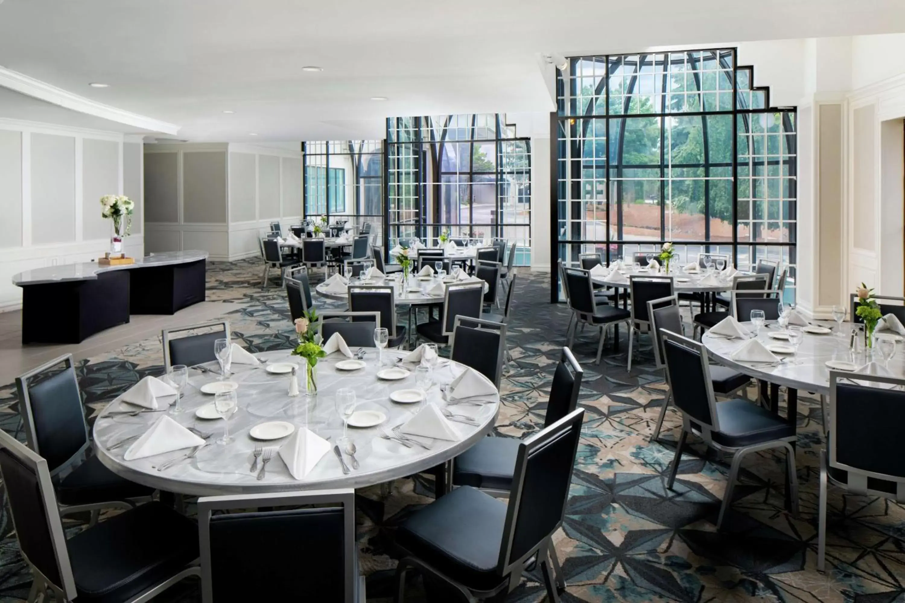 Meeting/conference room, Restaurant/Places to Eat in DoubleTree by Hilton Nashua