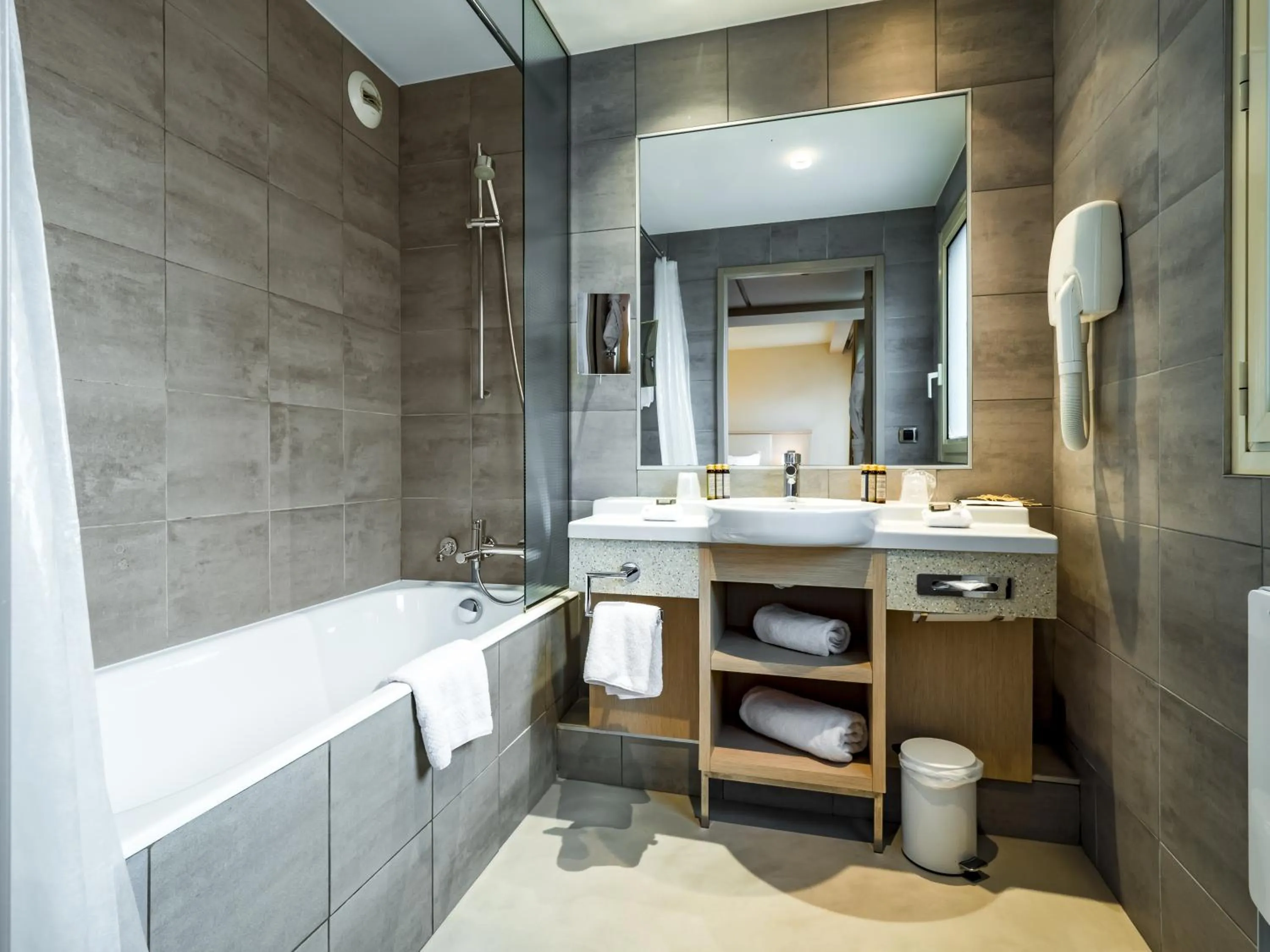 Bathroom in Hôtel Le Pré Carré