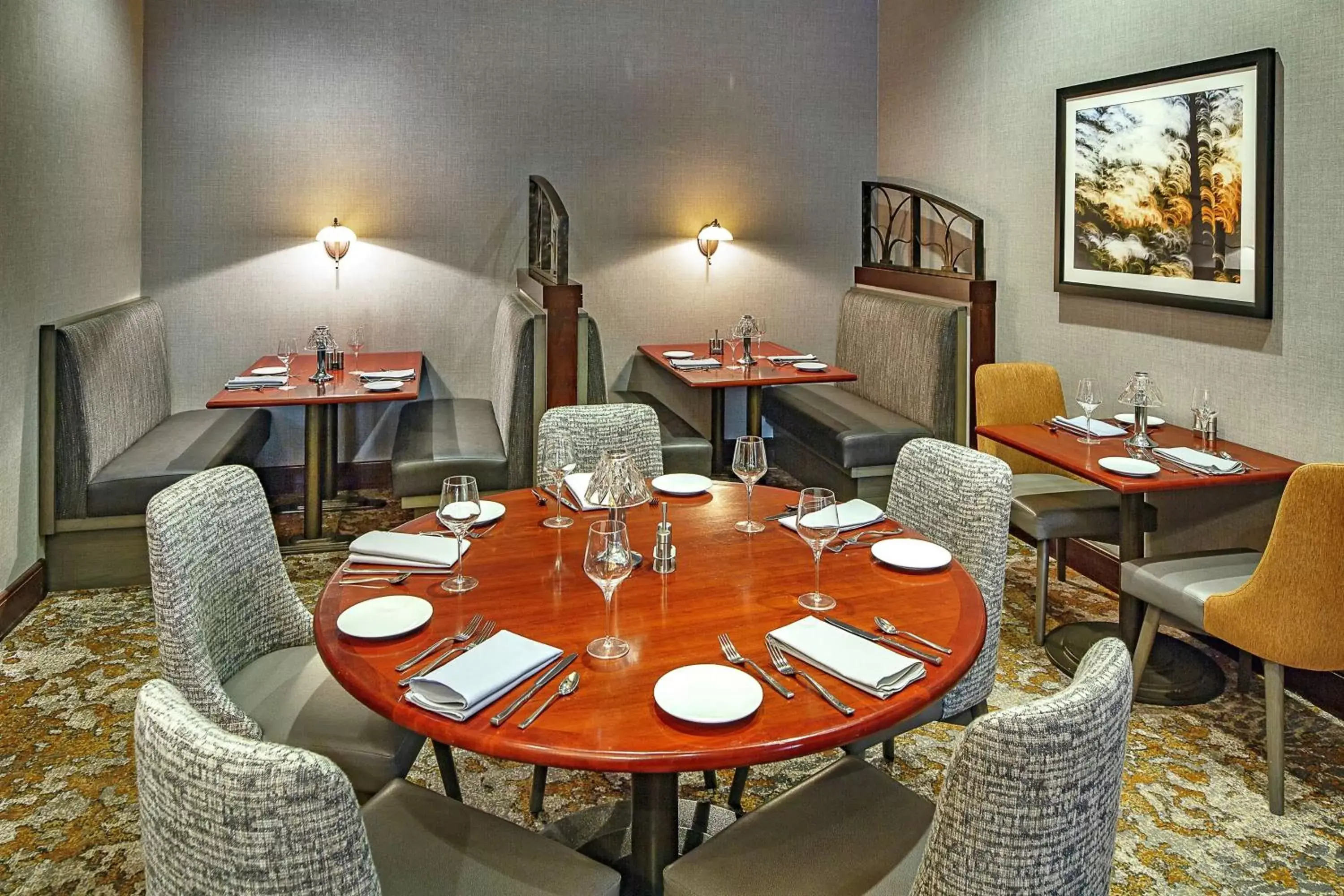 Restaurant/Places to Eat in Hilton Sacramento Arden West