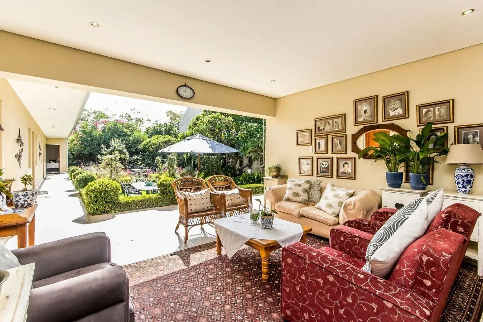 Property building, Seating Area in Lemoenkloof Guesthouse