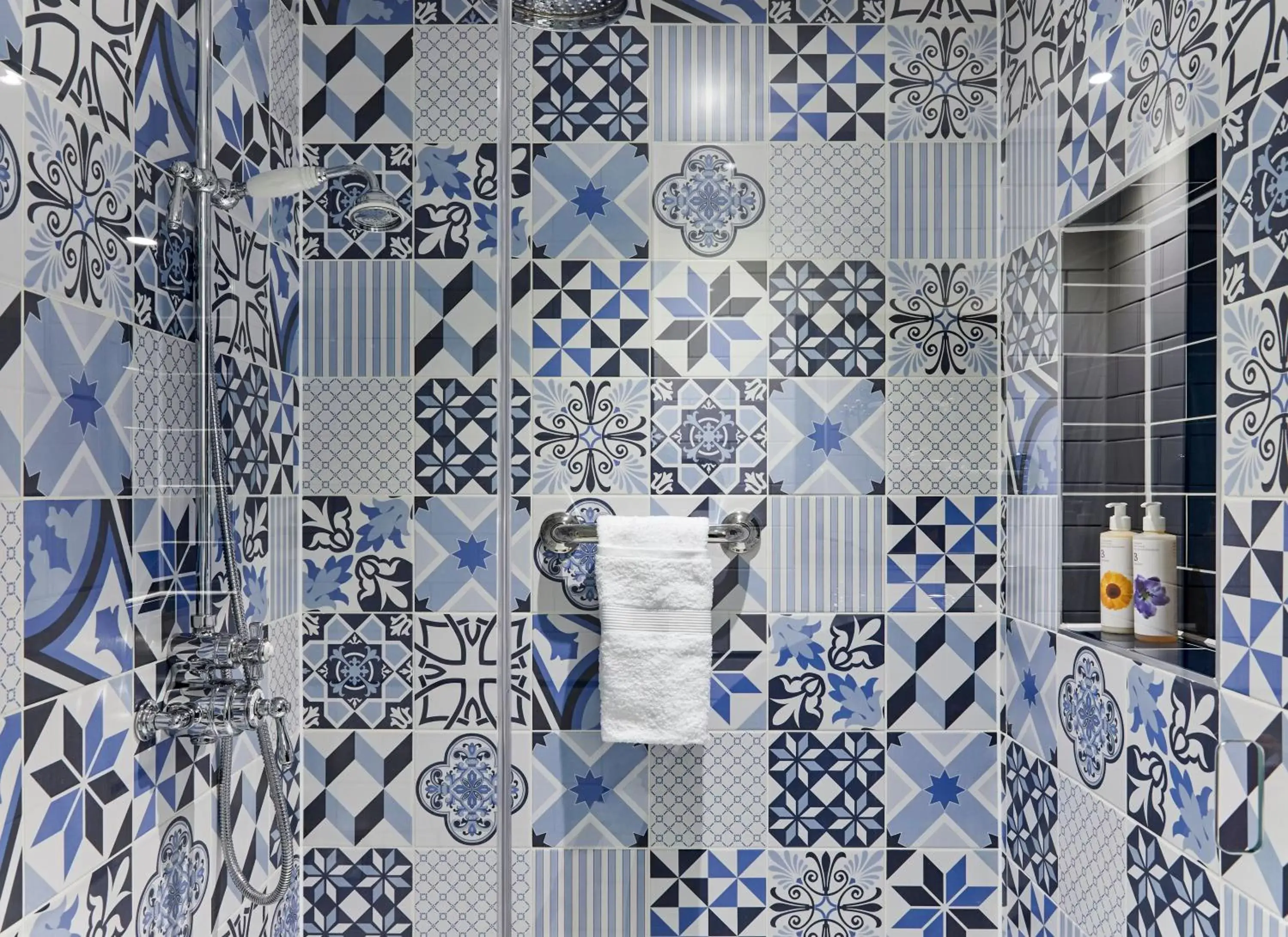 Bathroom in Hotel Indigo - Stratford Upon Avon by IHG Bathroom in Hotel Indigo - Stratford Upon Avon by IHG