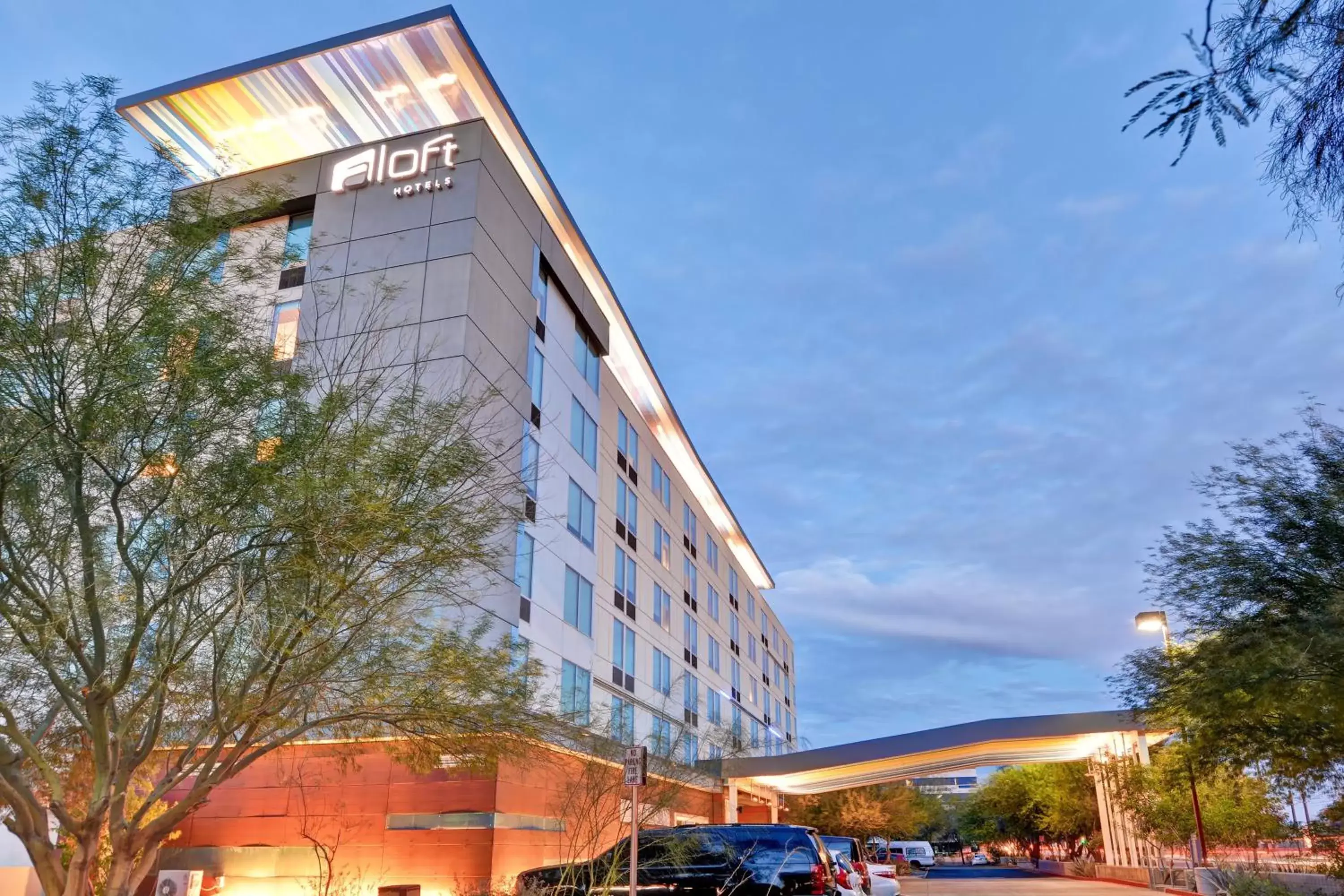 Property Building in Aloft Phoenix Airport