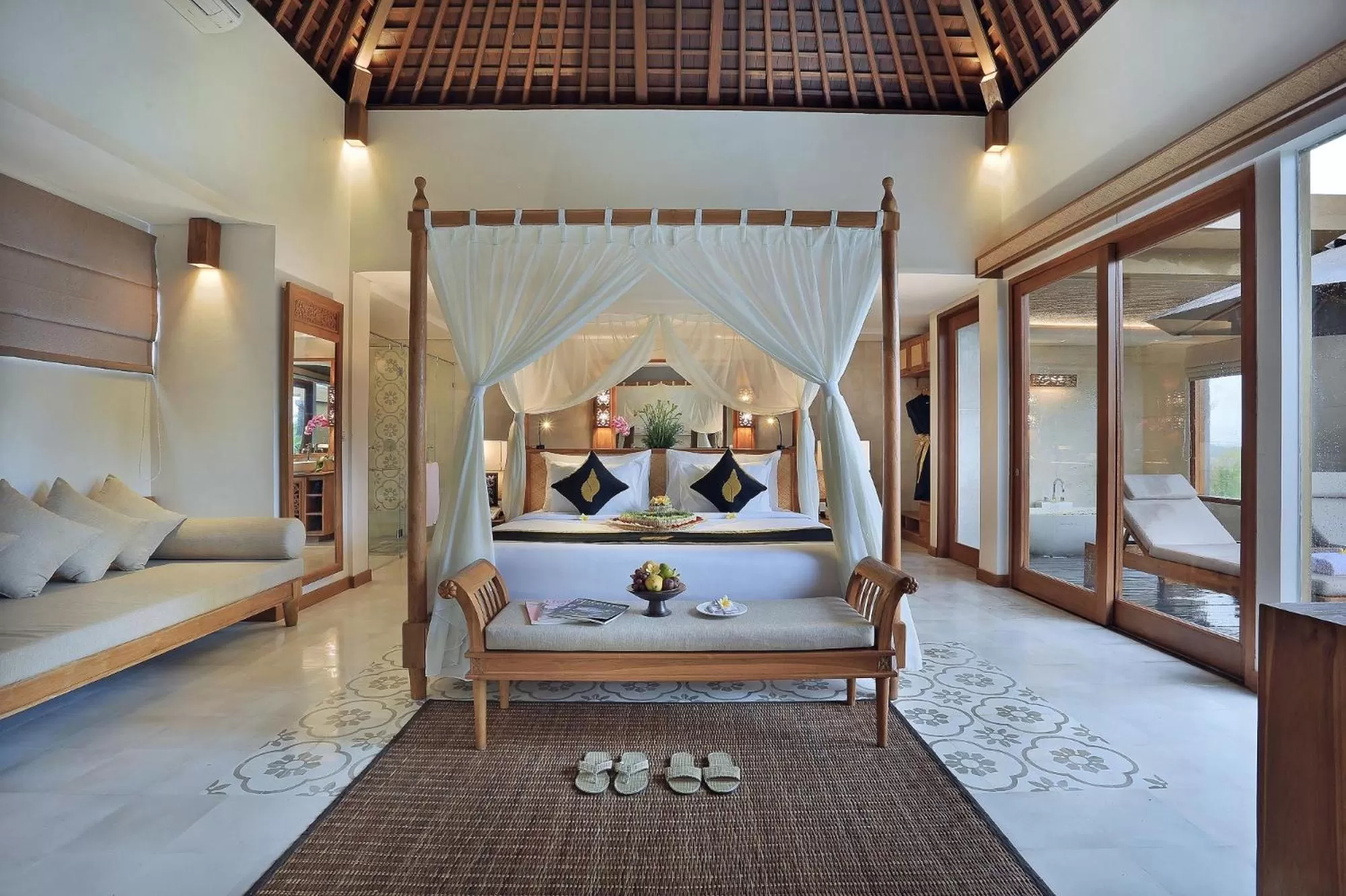 Toilet, Bed in The Sankara Suites and Villas