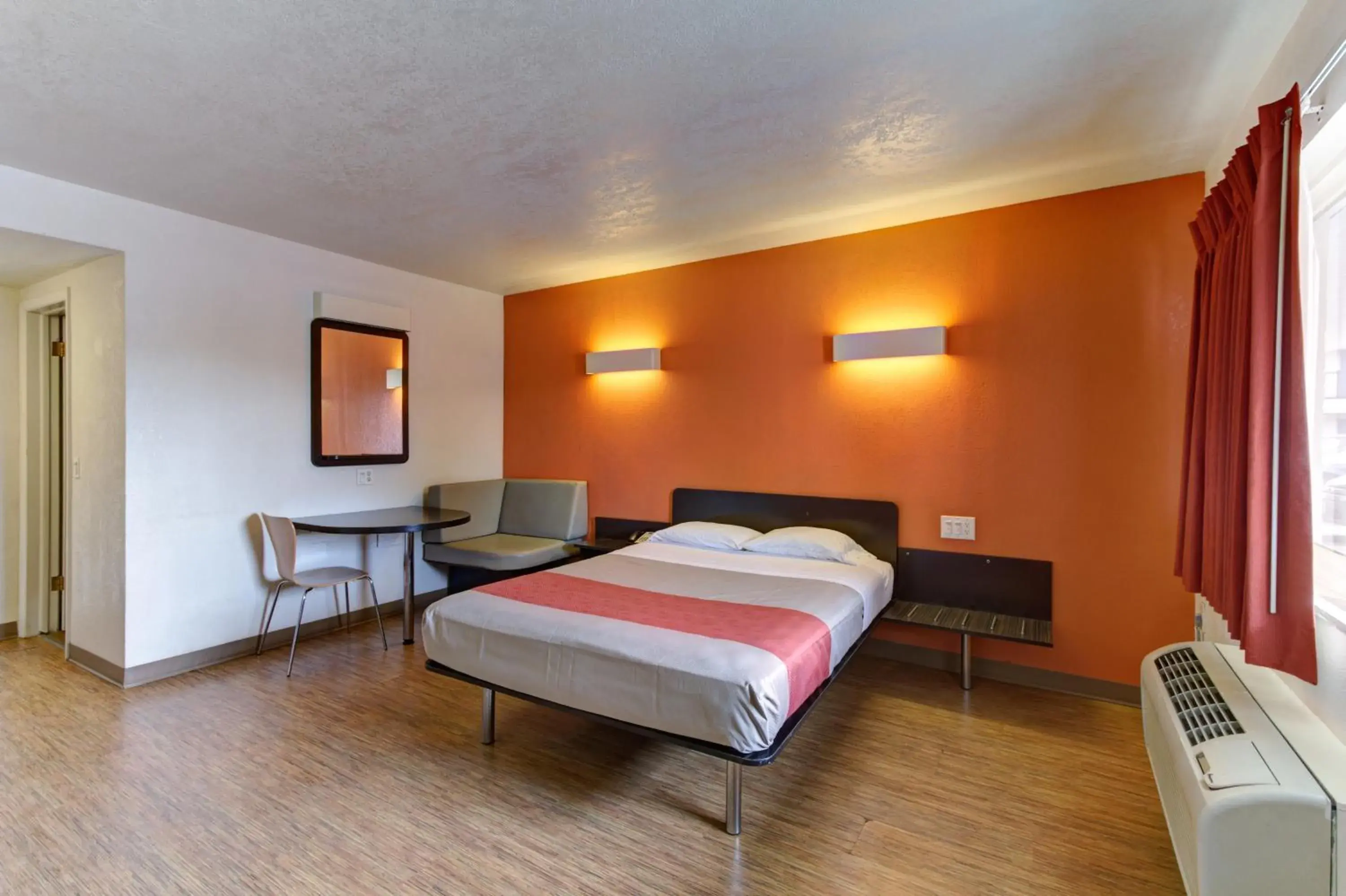 Bedroom, Bed in Motel 6-Richfield, OH