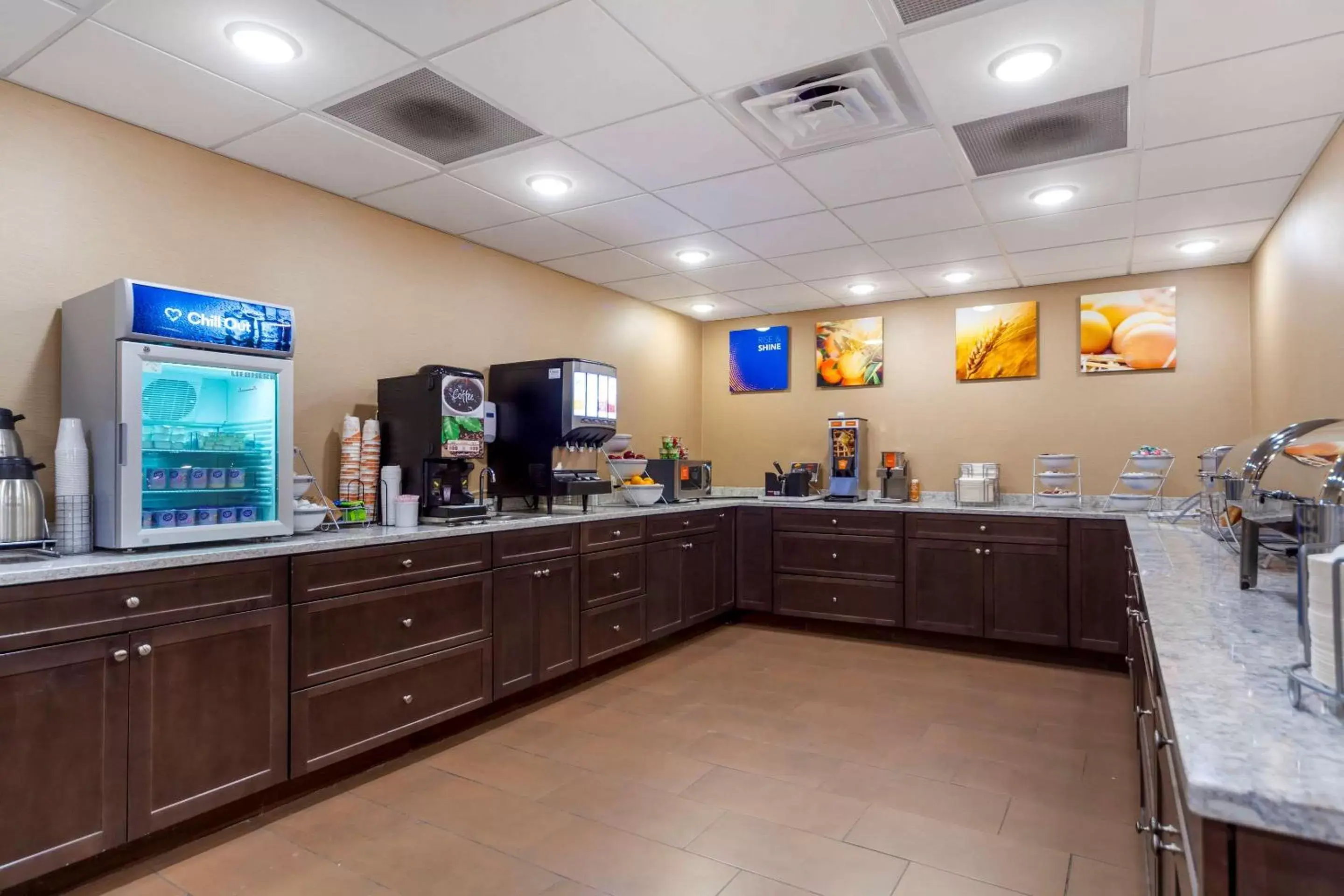 Restaurant/places to eat in Comfort Suites Restaurant/places to eat in Comfort Suites