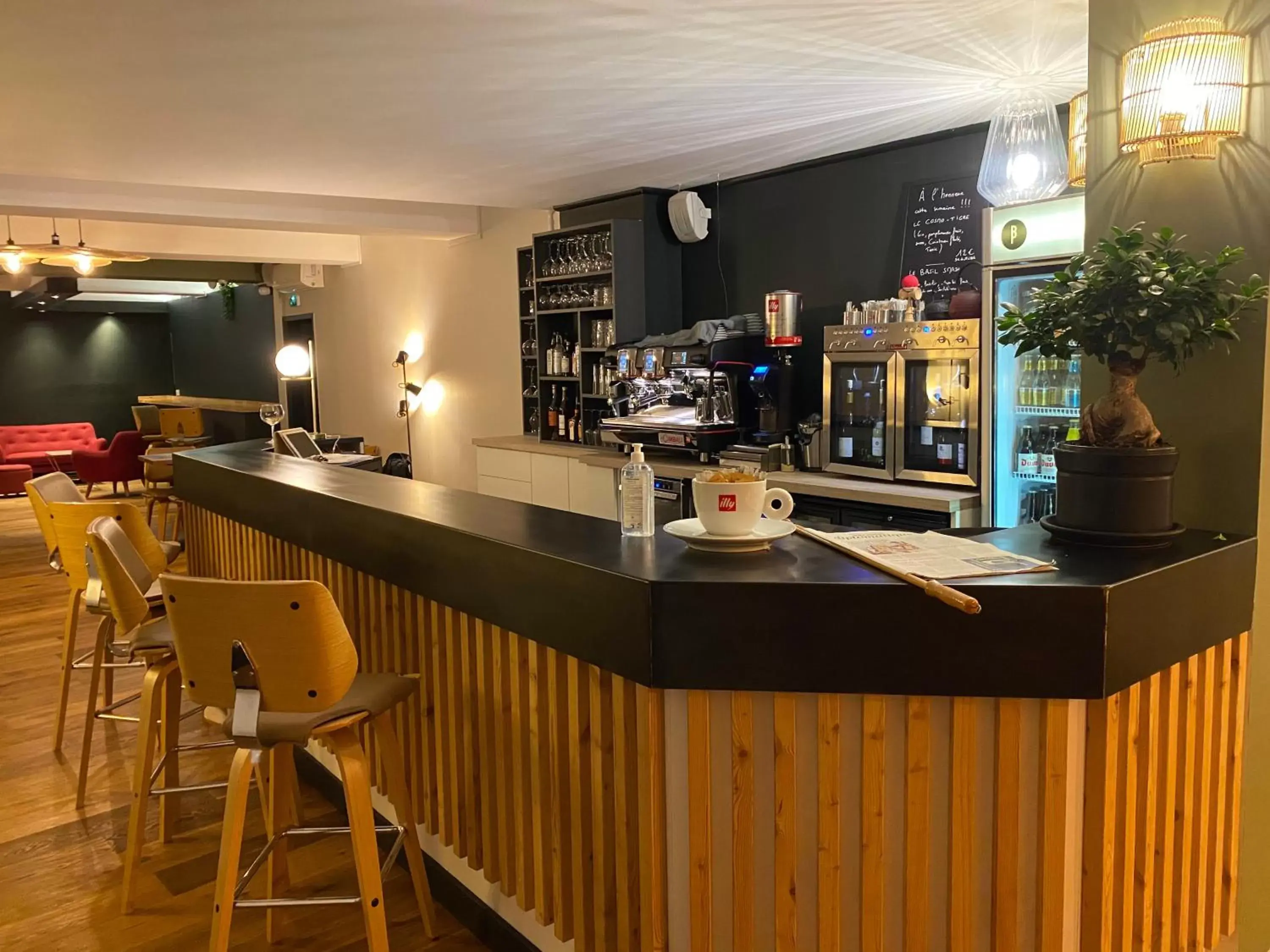 Lounge or bar, Lounge/Bar in Le Miredames Hôtel-Bar