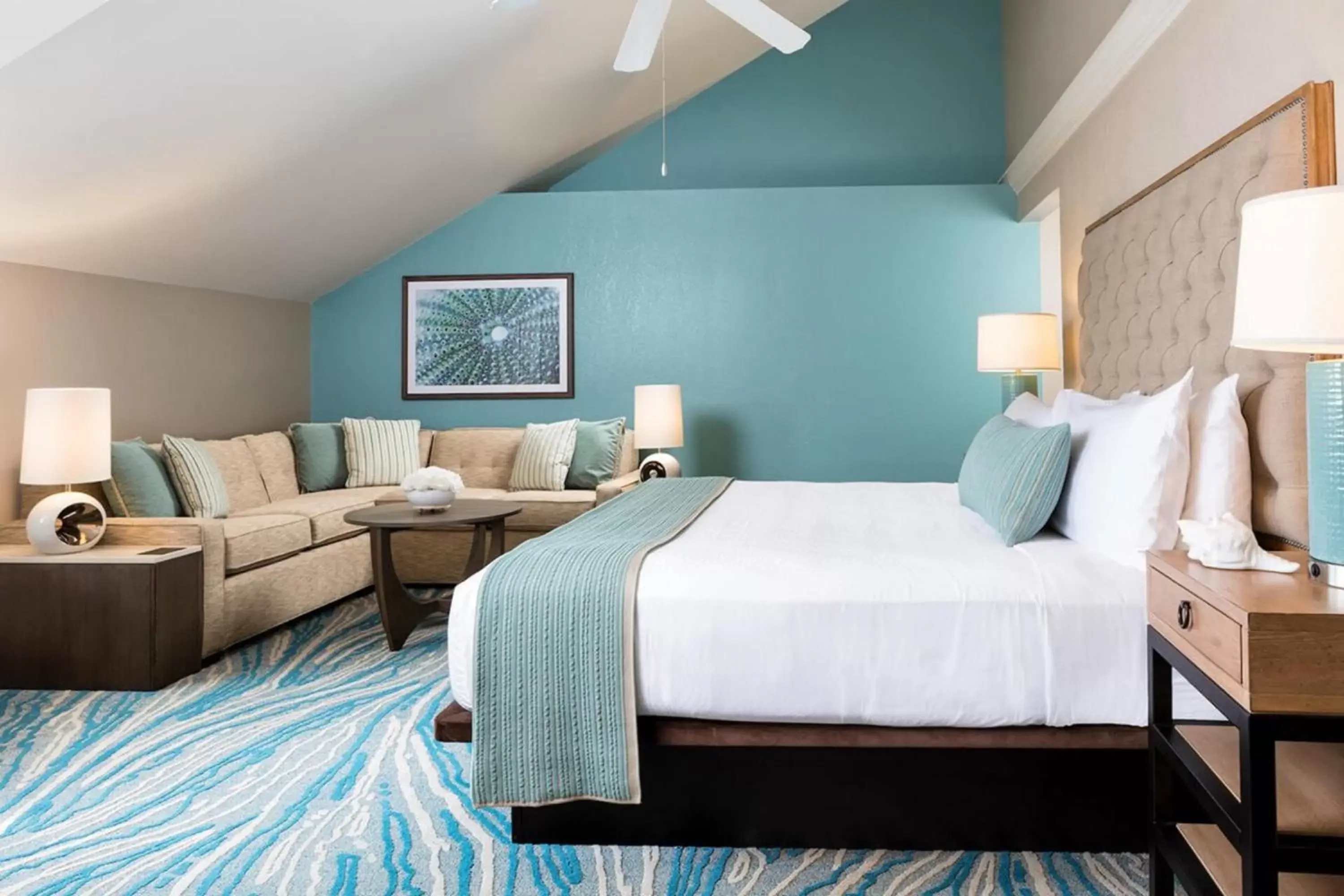 Bedroom, Bed in Opal Key Resort & Marina