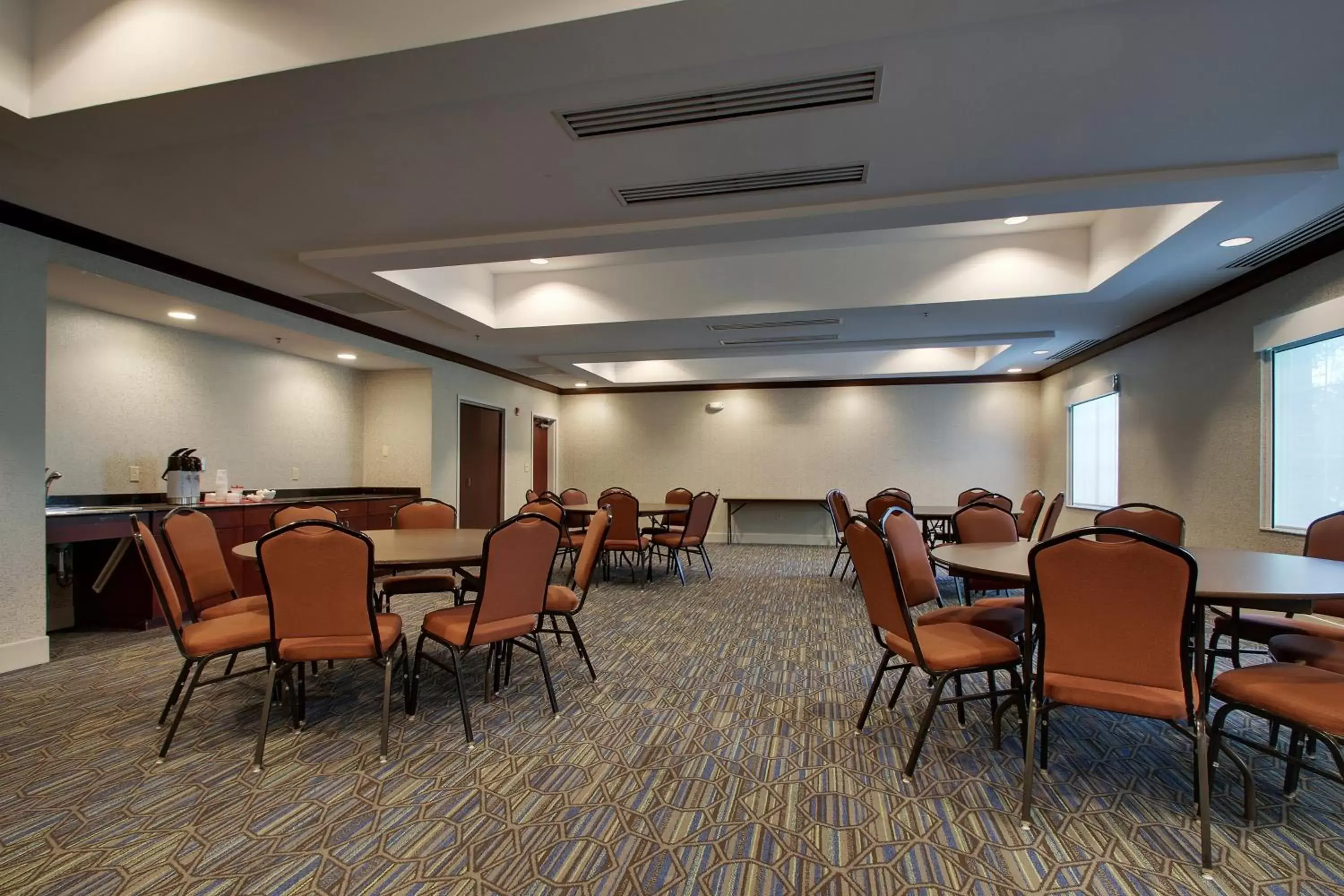 Meeting/conference room in Holiday Inn Express Hotel & Suites Middleboro Raynham, an IHG Hotel