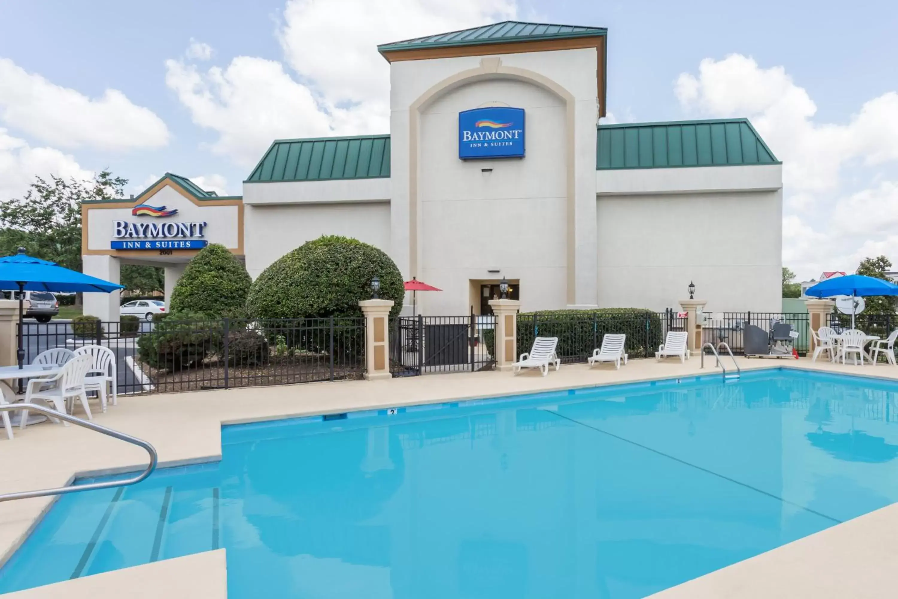 Swimming pool, Property Building in Baymont by Wyndham Greensboro/Coliseum