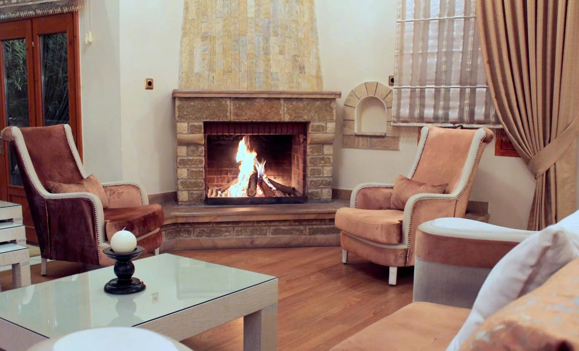 flat iron in Famissi Hotel