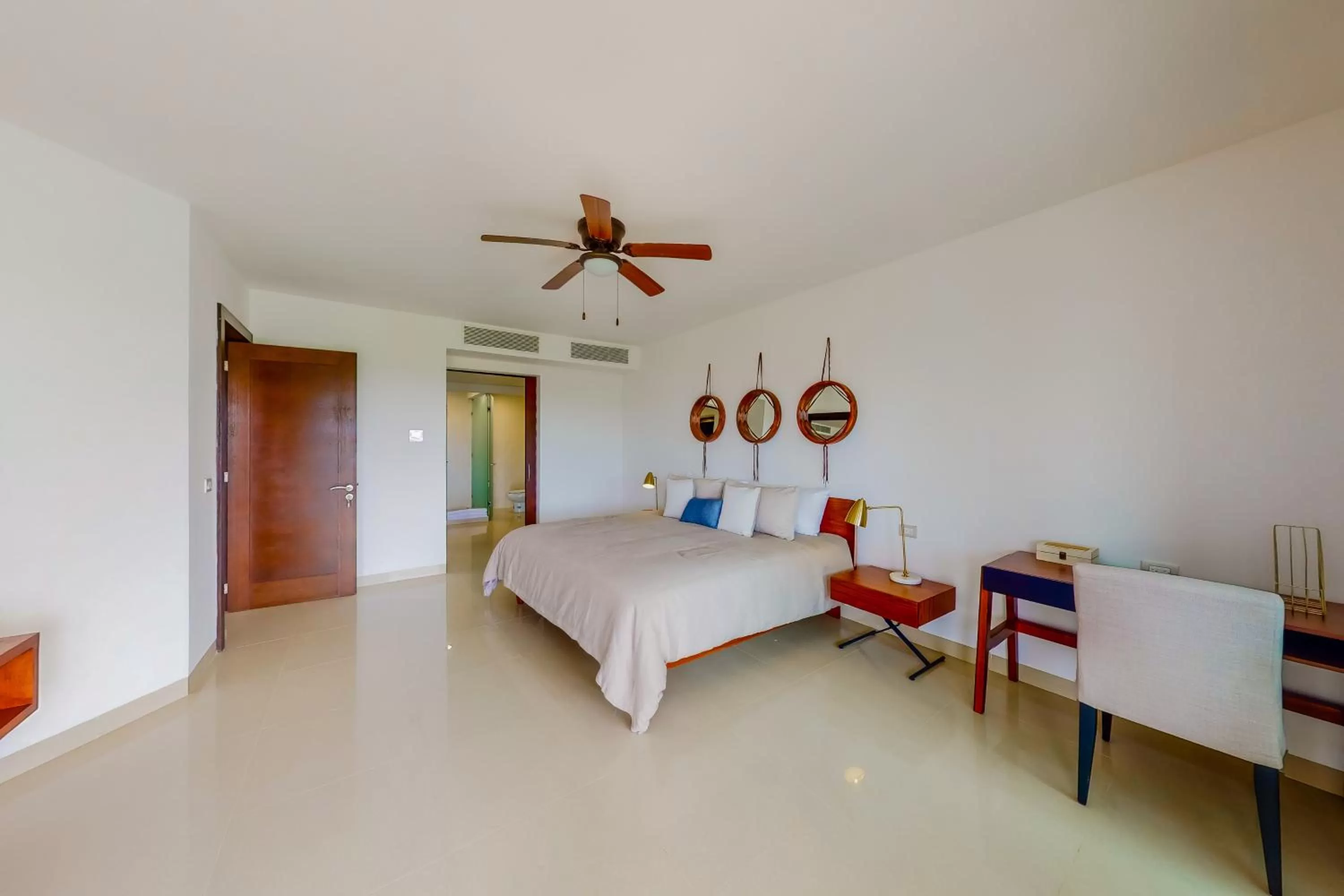 Bed in Hakuna Matata 725N at Mareazul Beachfront