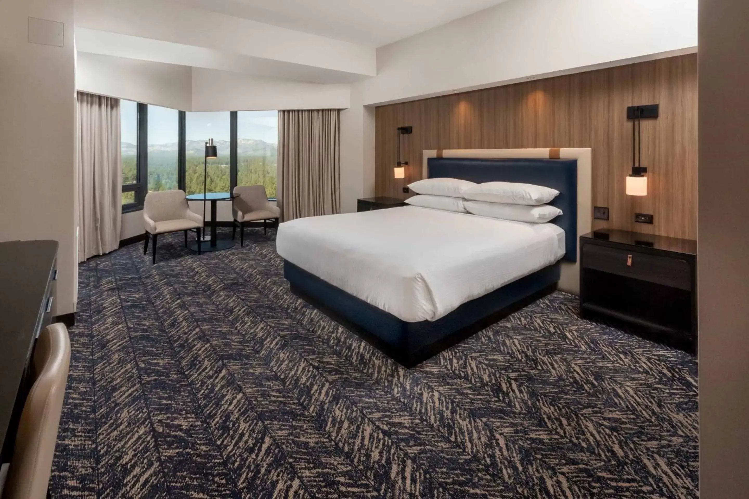 Bedroom, Bed in Harveys Lake Tahoe Hotel & Casino