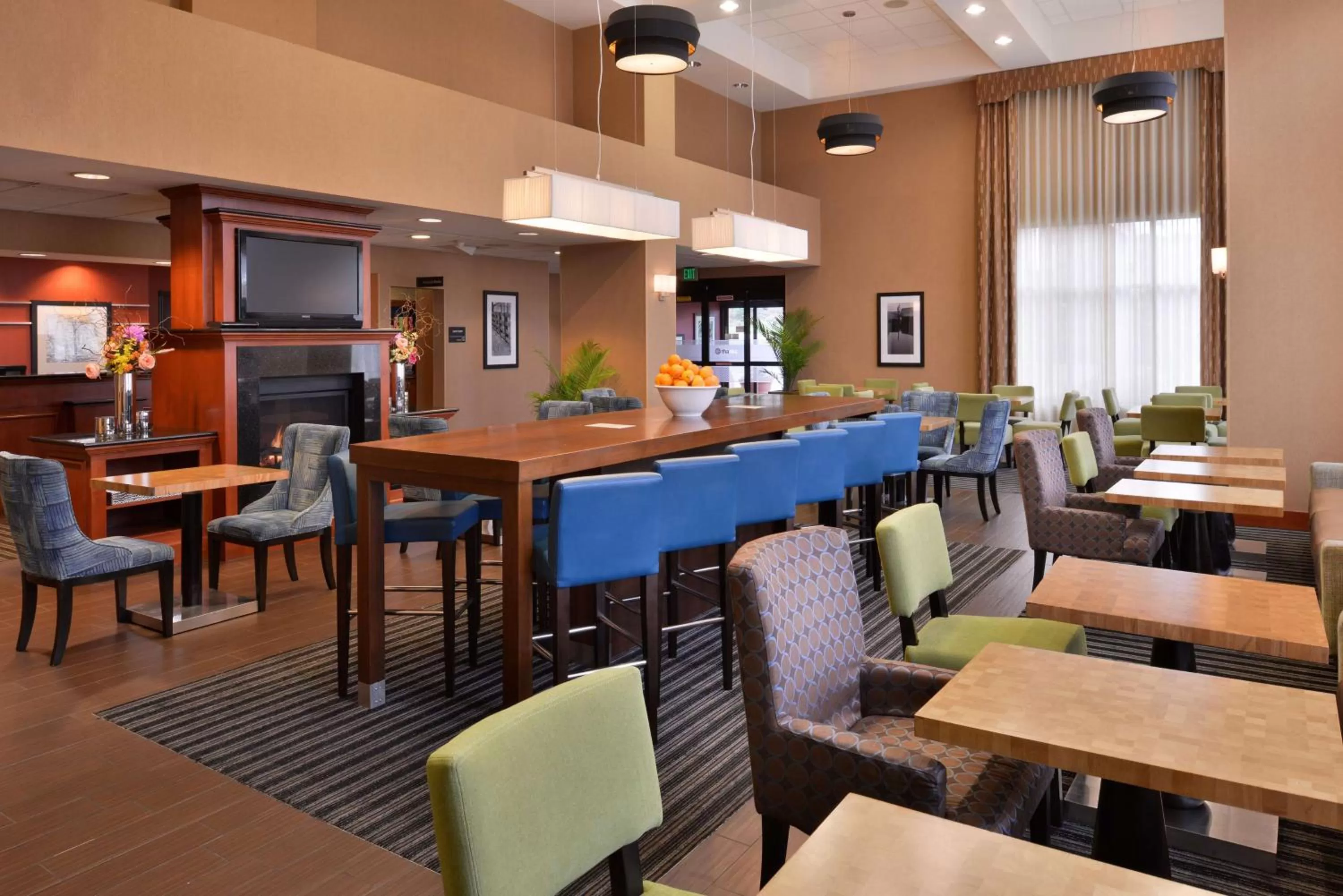 Restaurant/places to eat in Hampton Inn & Suites Tacoma