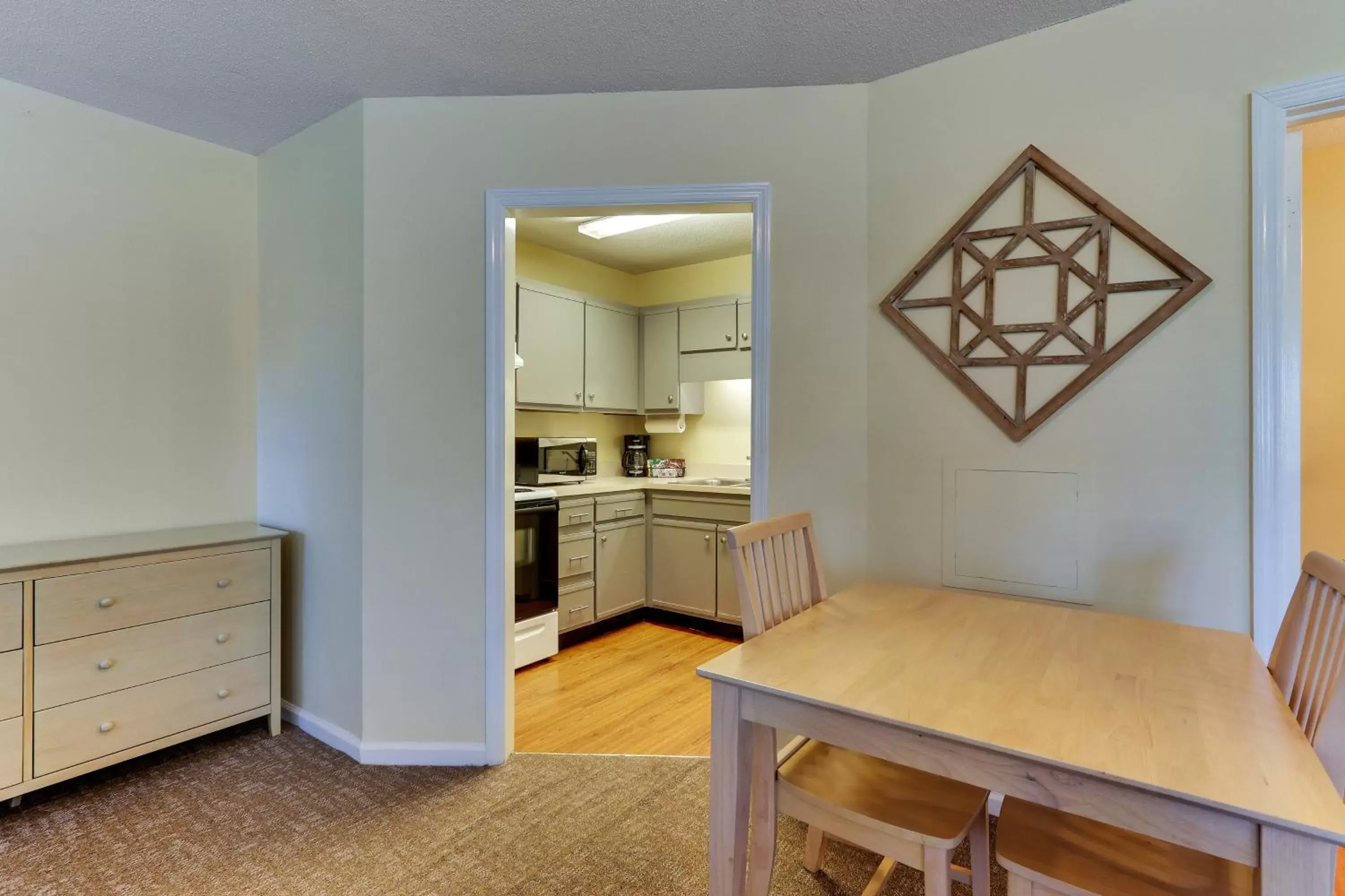 Kitchen/Kitchenette in Mariners Suites - Kingsland