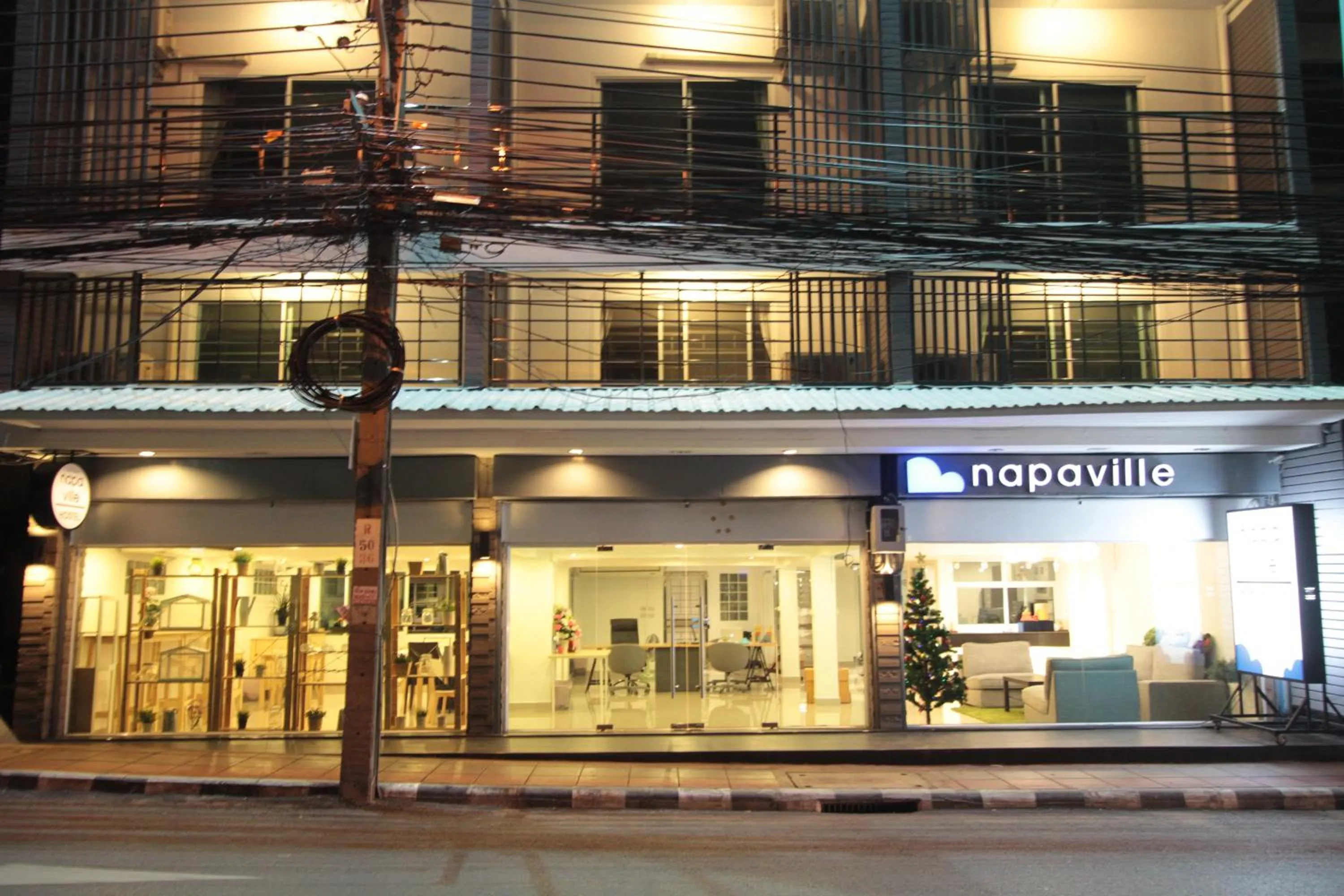 Facade/entrance in Napaville Huai Khwang