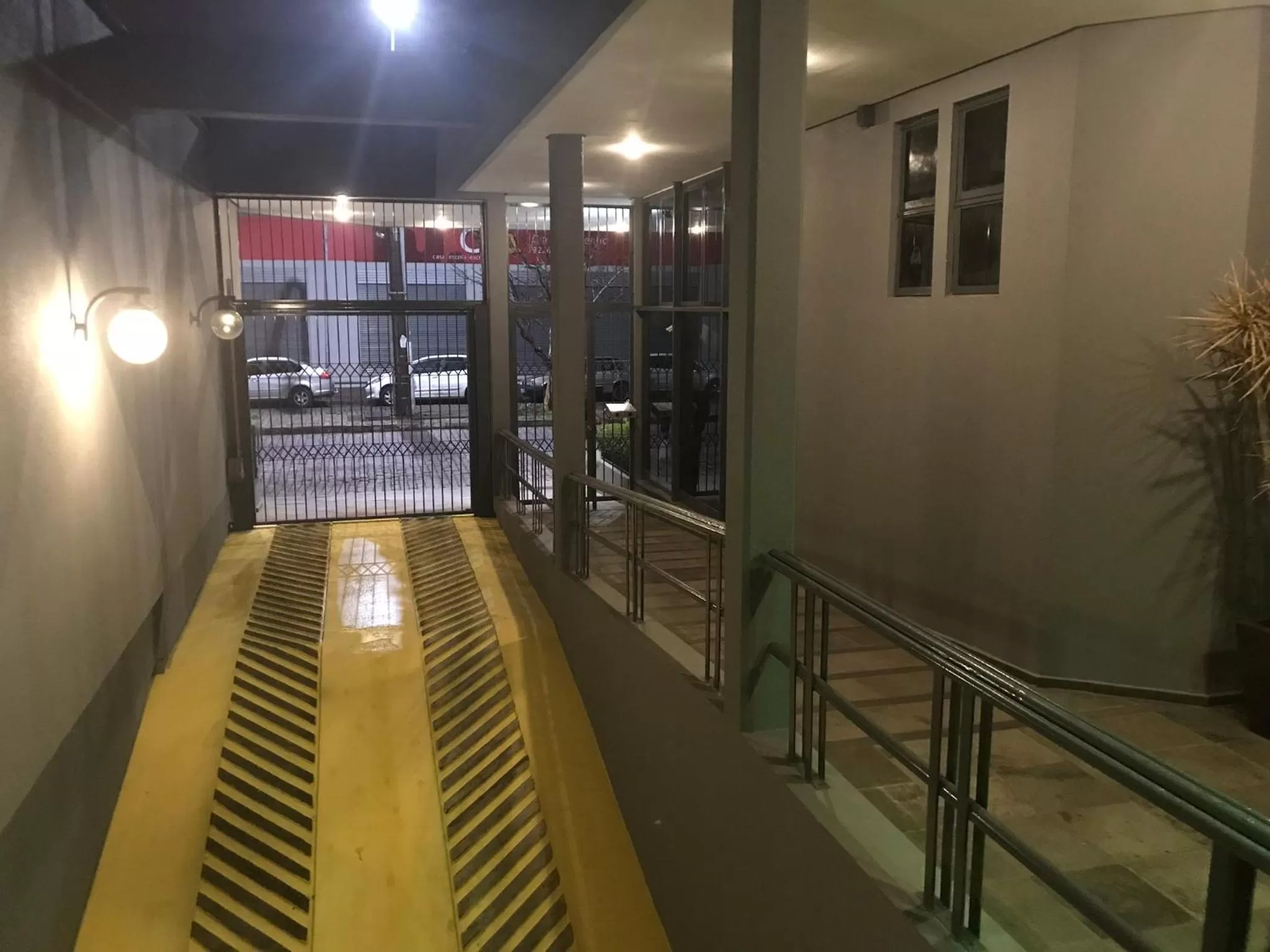 Wall Street Flat Service