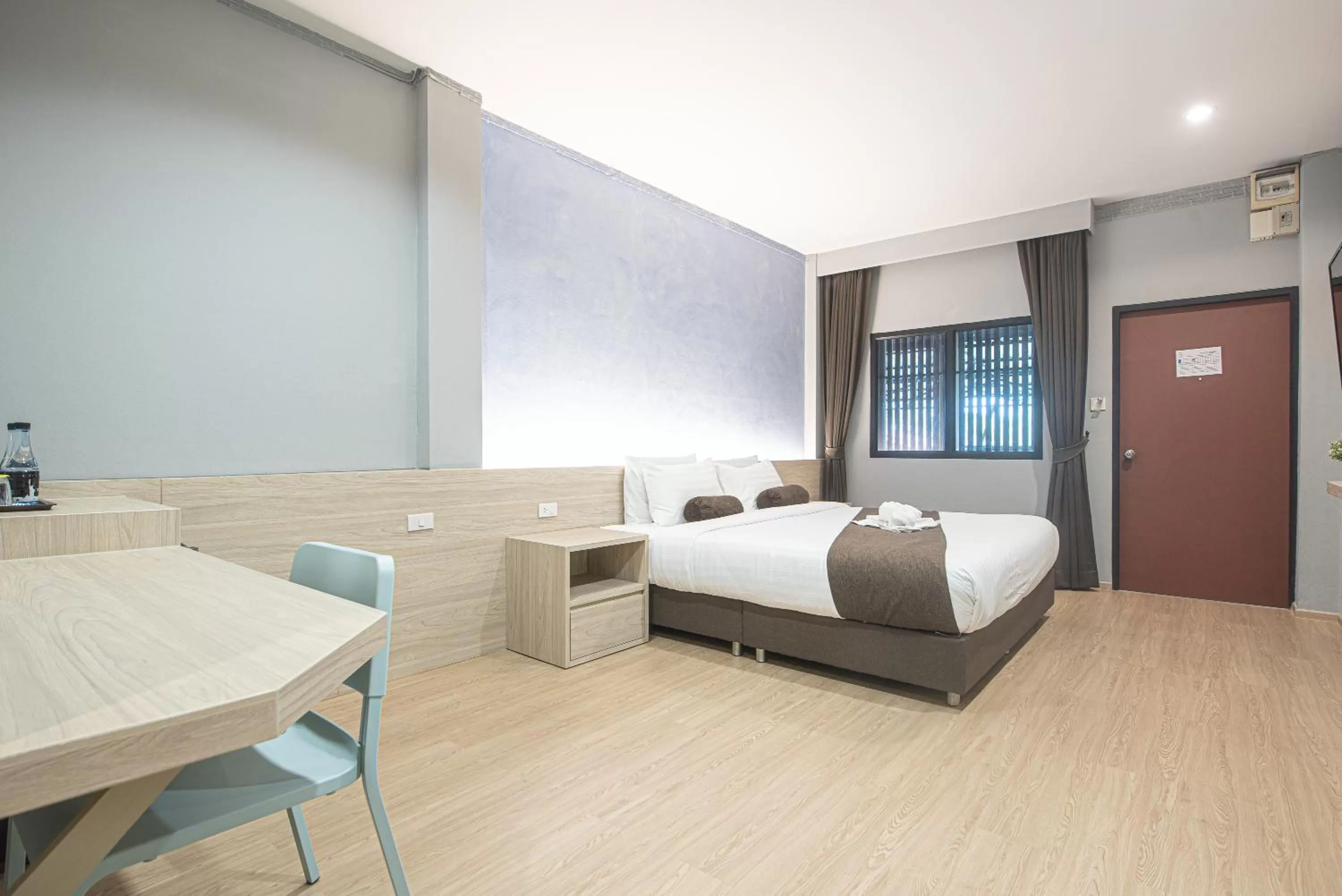 Photo of the whole room, Bed in Tarnsiri Boutique Resort