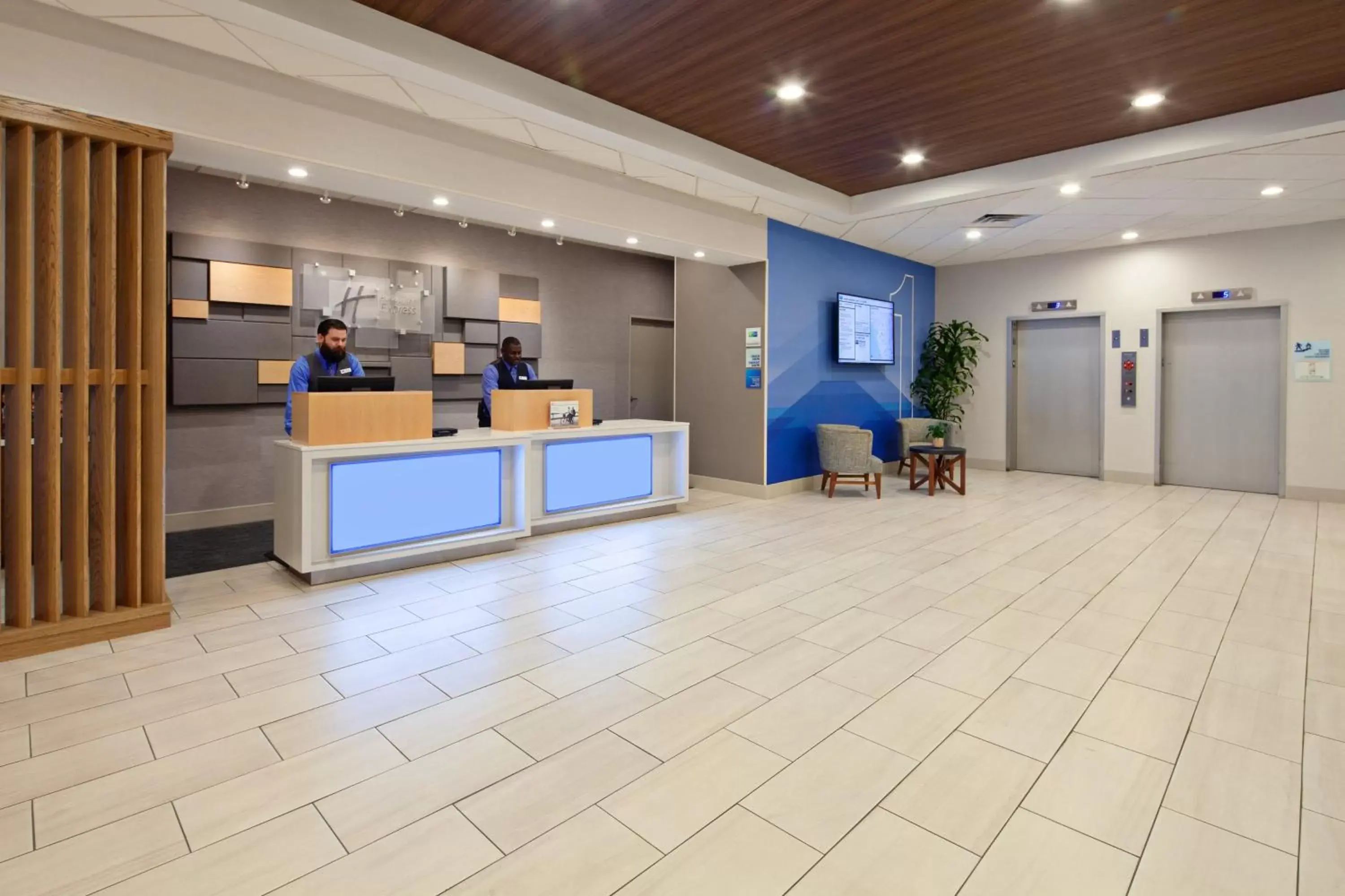 Property building, Lobby/Reception in Holiday Inn Express Los Angeles LAX Airport, an IHG Hotel