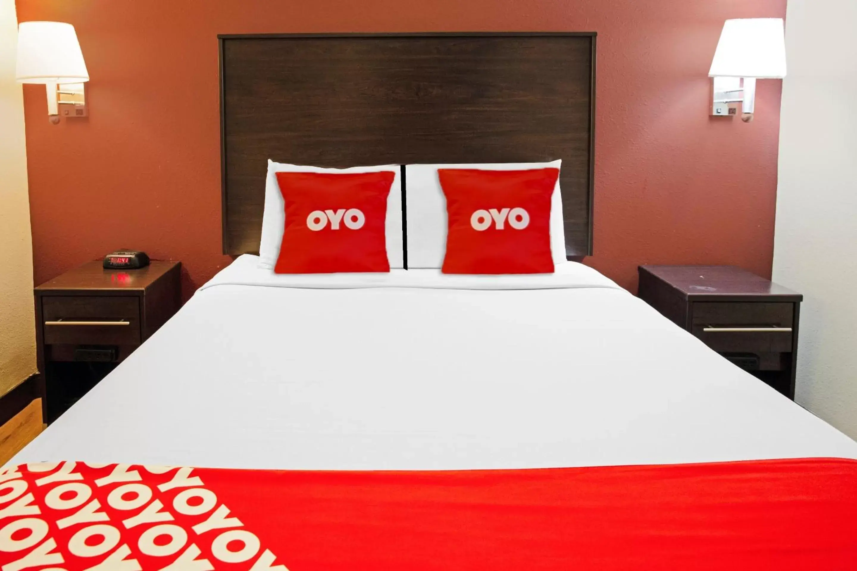 Bedroom, Bed in OYO Hotel McAllen Airport South